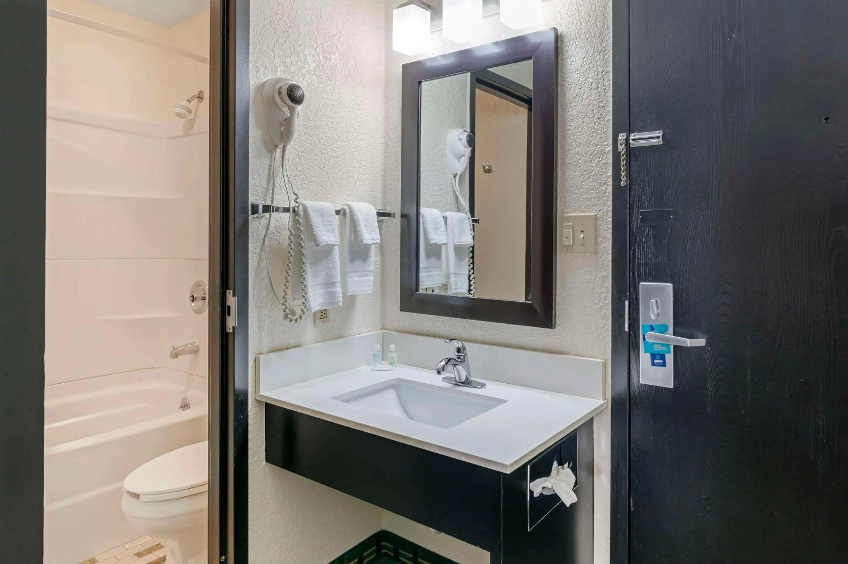 Bedroom in Clarion Pointe