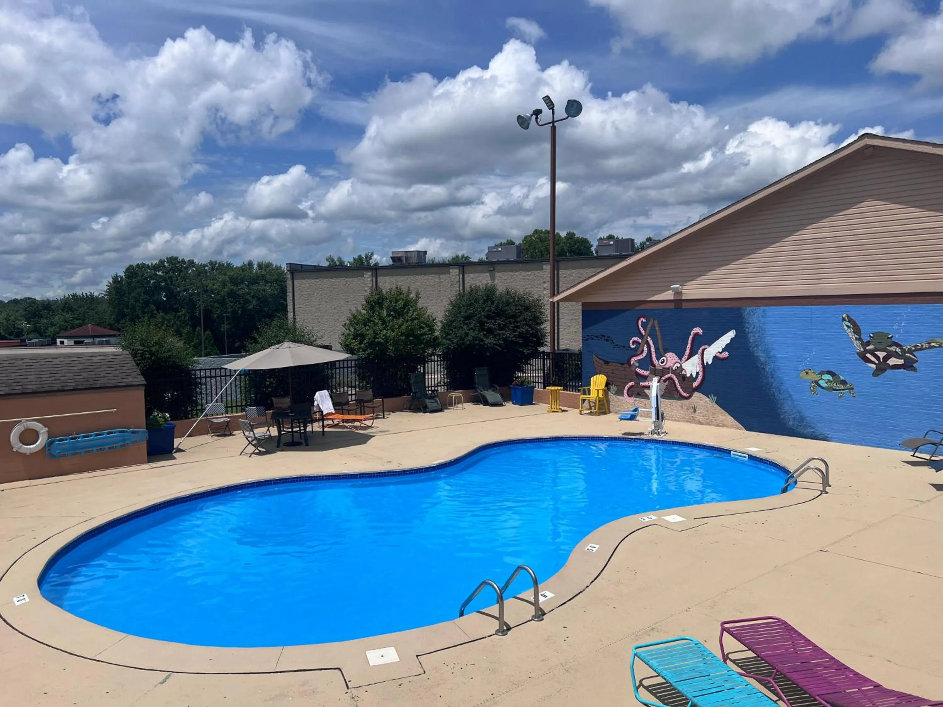 Swimming pool in Clarion Pointe
