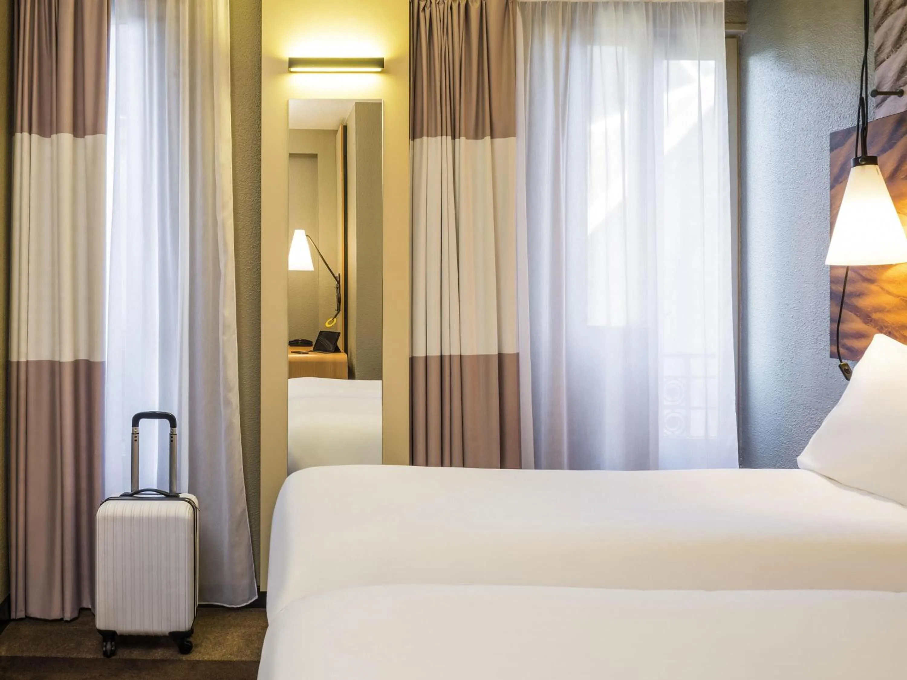 Bedroom, Bed in ibis Clichy Centre Mairie