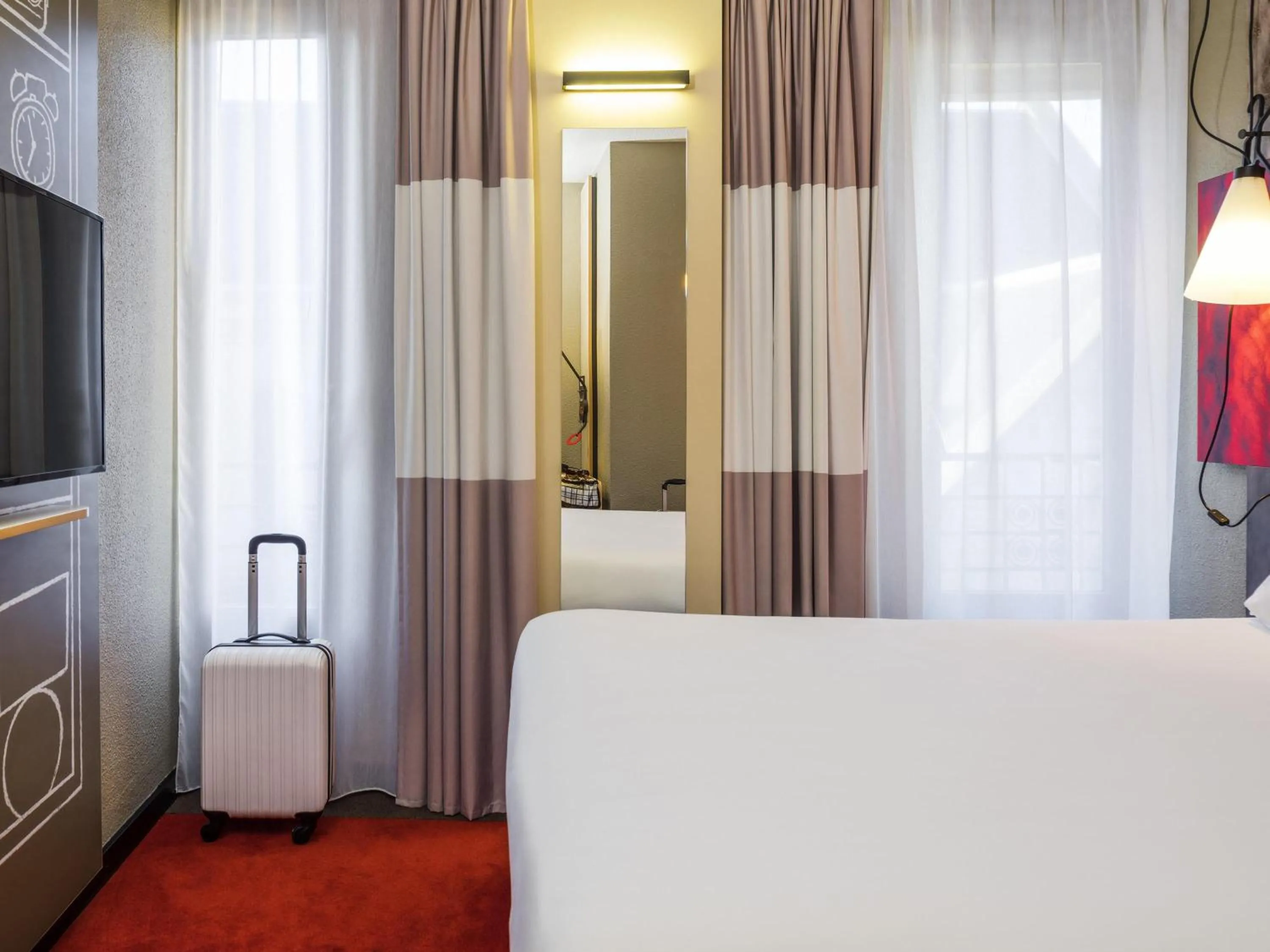 Bedroom, Bed in ibis Clichy Centre Mairie