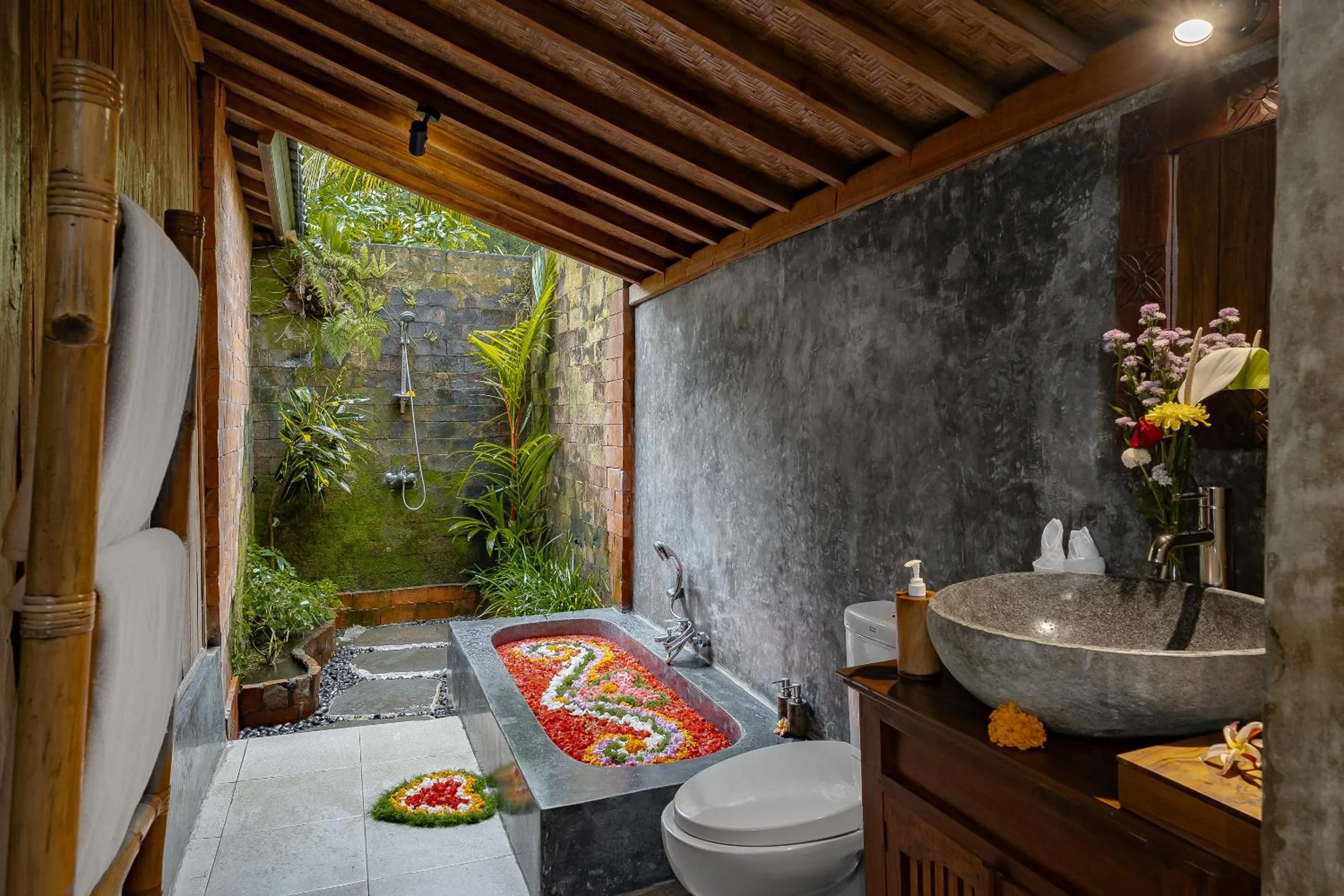 Bathroom in Moringa Ubud Villa