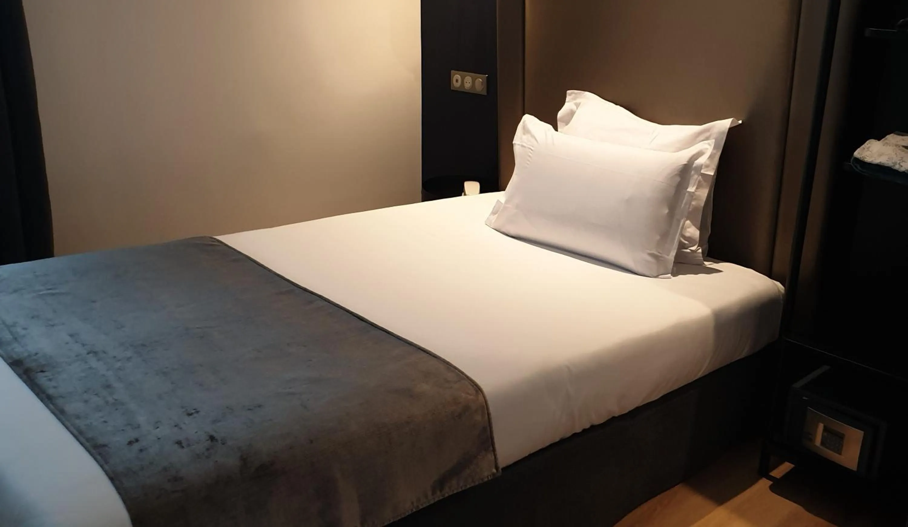 Bed in Acacias Etoile