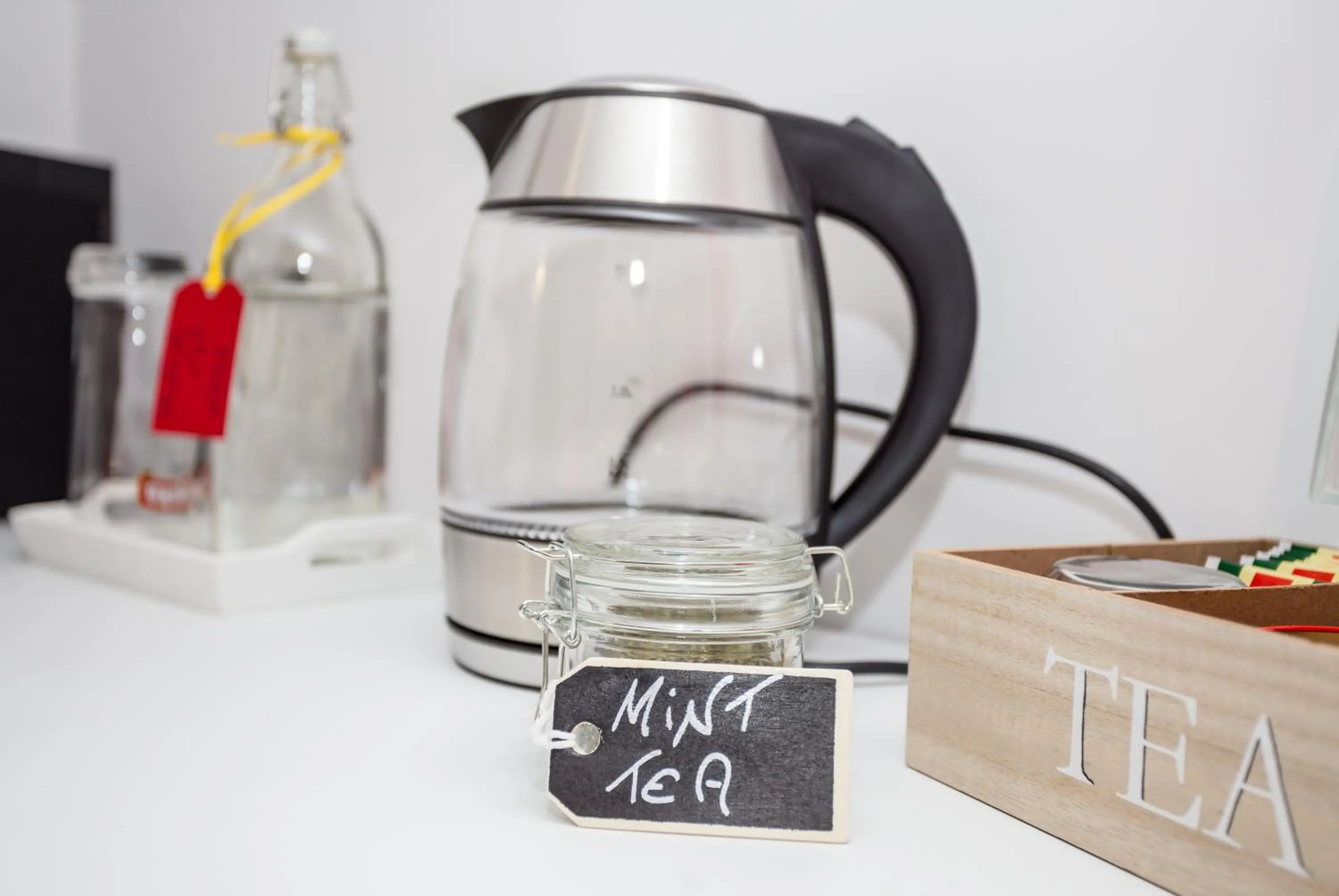 Coffee/tea facilities in MiMa's Rooms