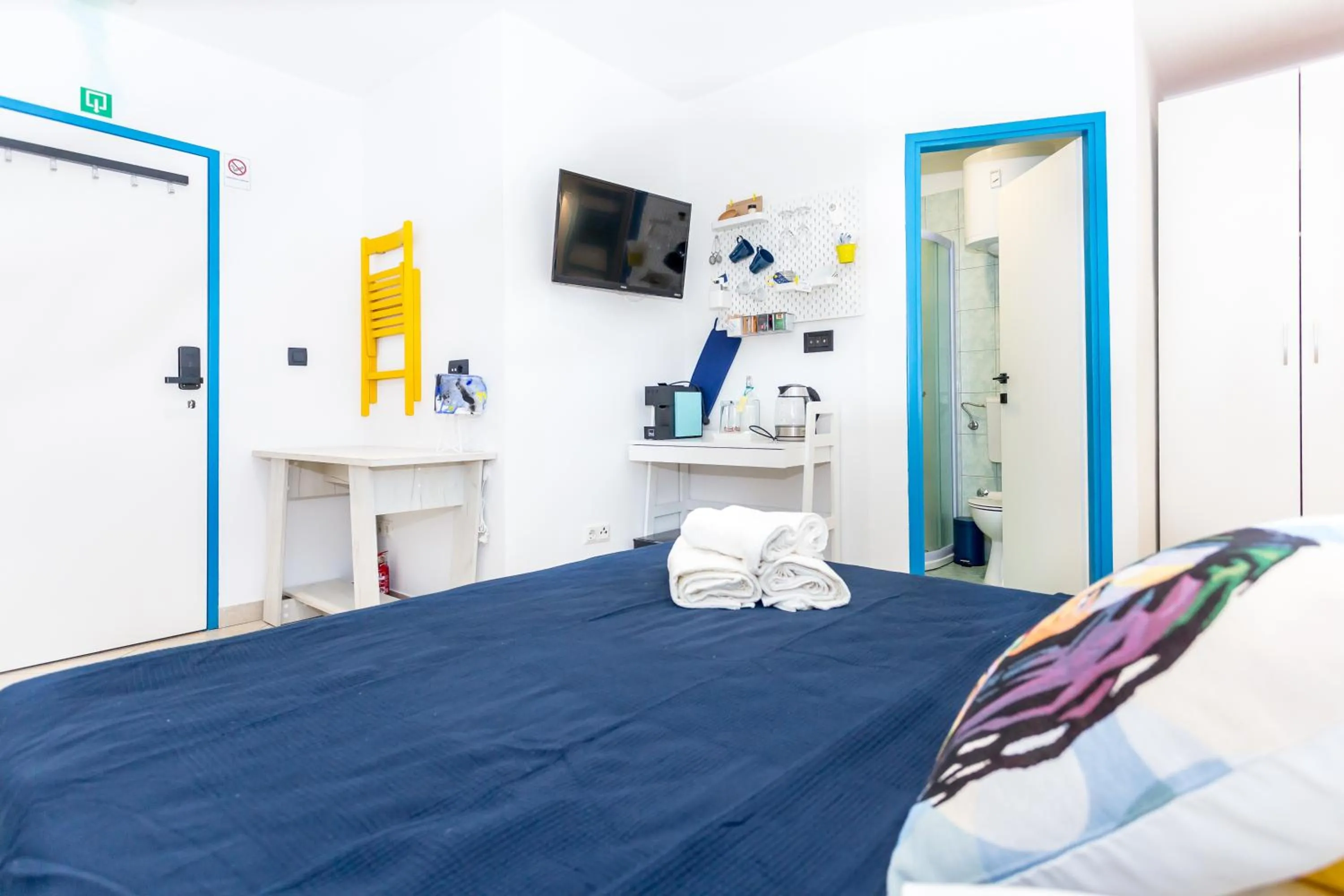 Photo of the whole room, Bed in MiMa's Rooms