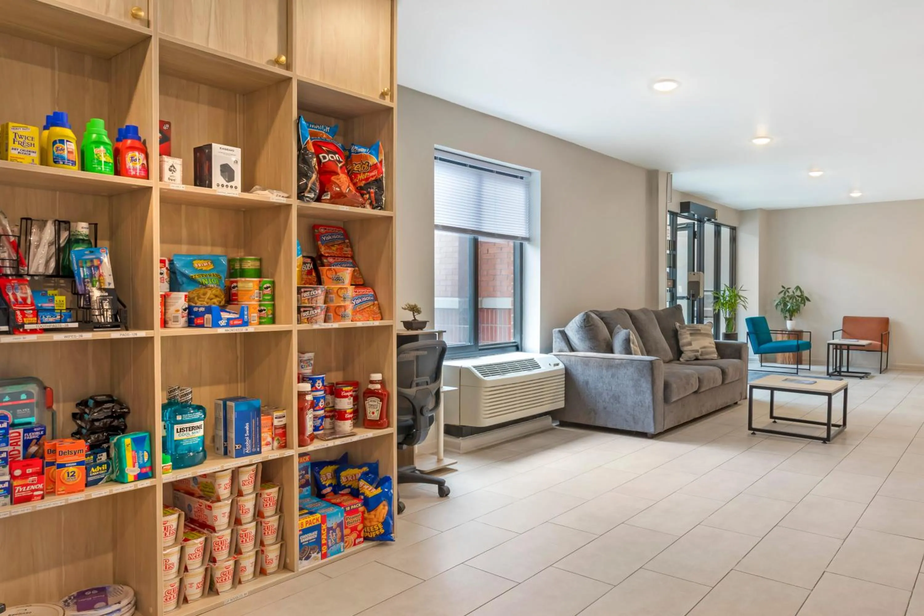 Seating area in MainStay Suites Little Rock West Near Medical Centers