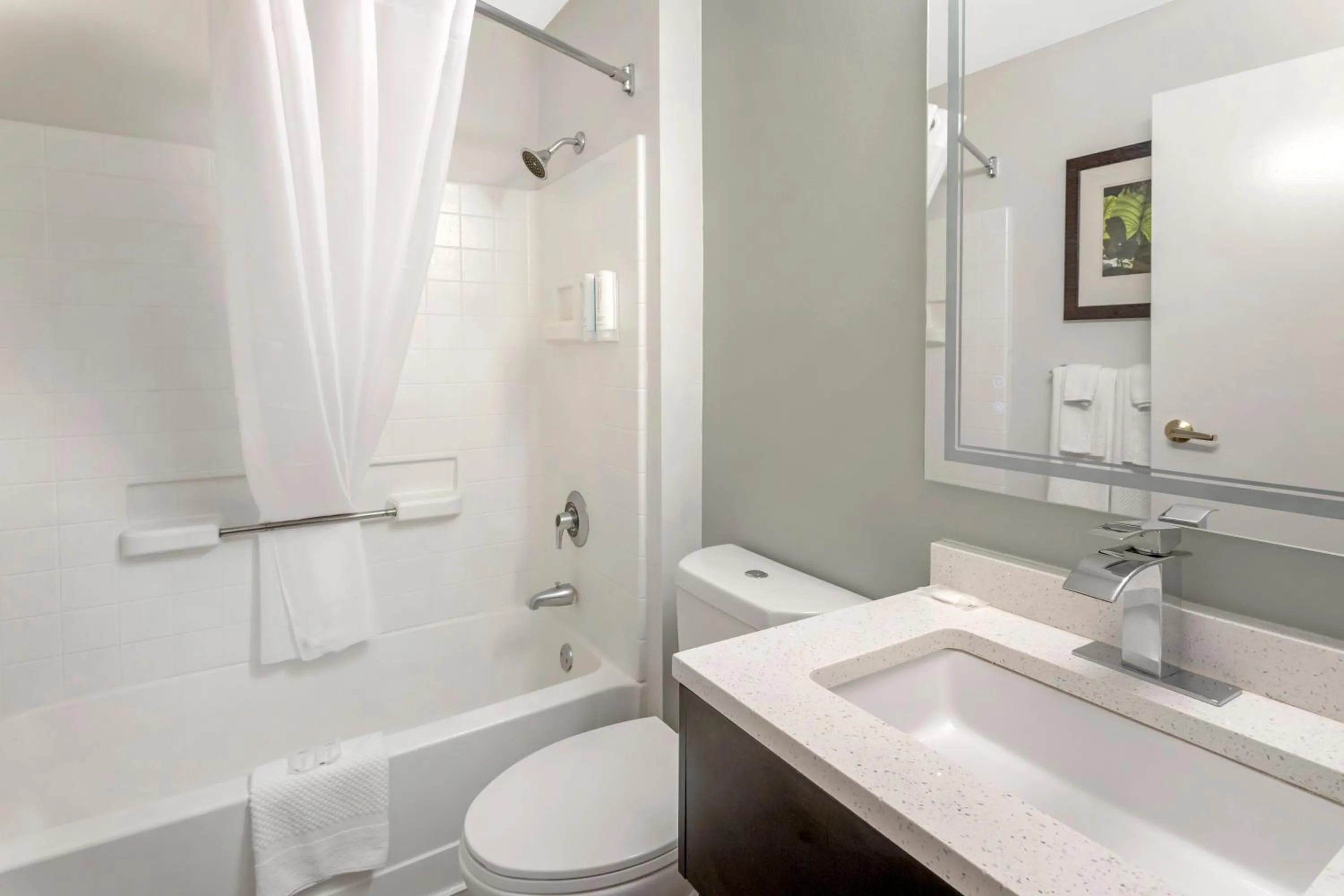 Bathroom in MainStay Suites Little Rock West Near Medical Centers