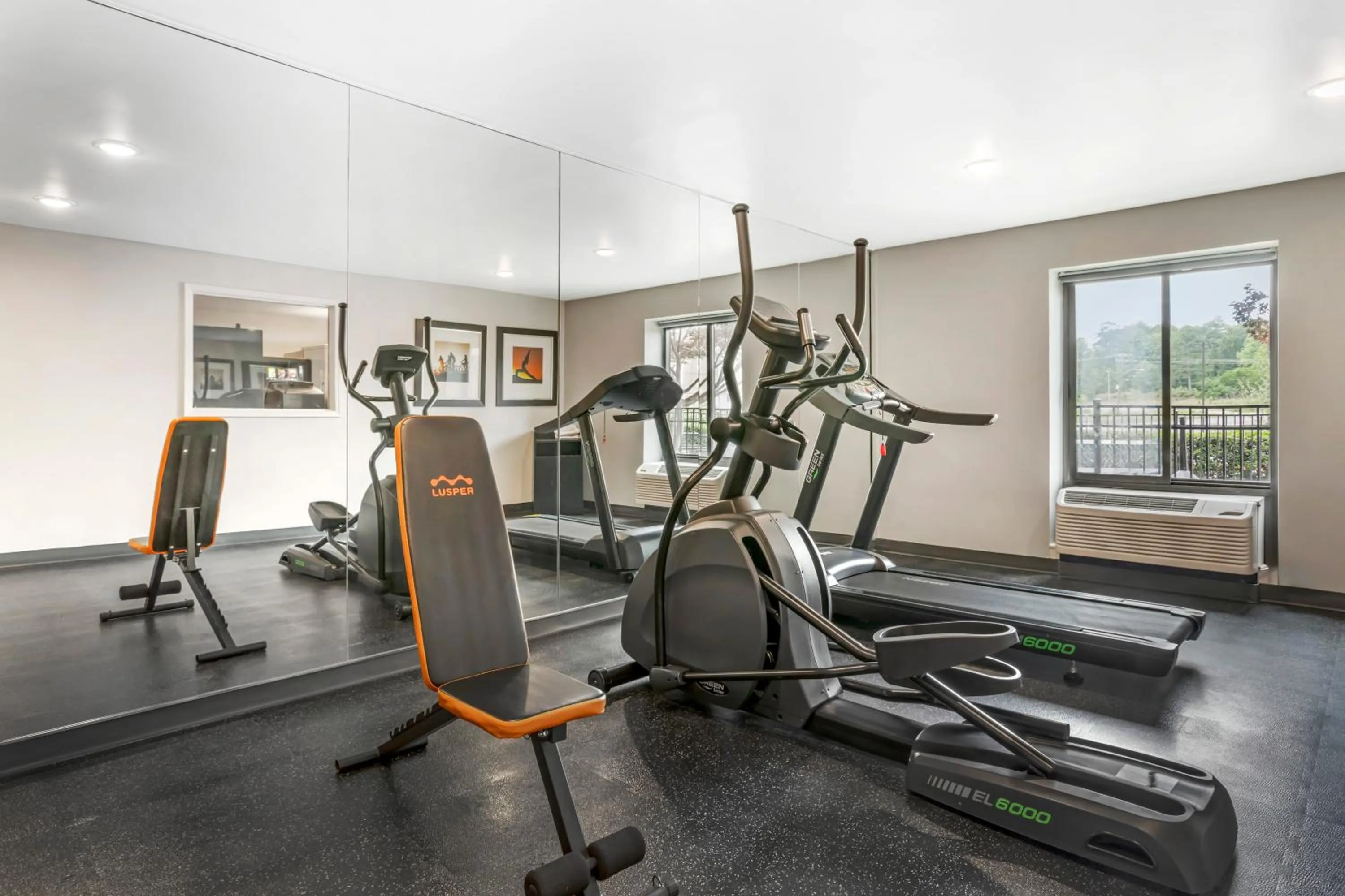 Fitness centre/facilities in MainStay Suites Little Rock West Near Medical Centers