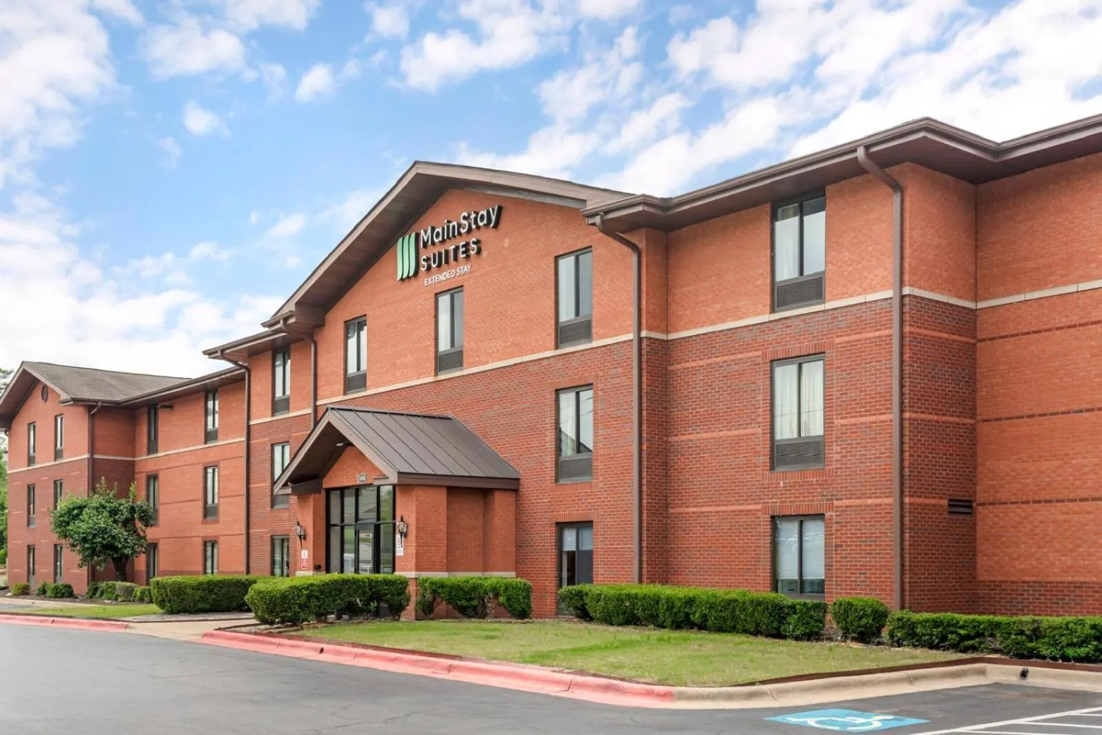 Property building in MainStay Suites Little Rock West Near Medical Centers