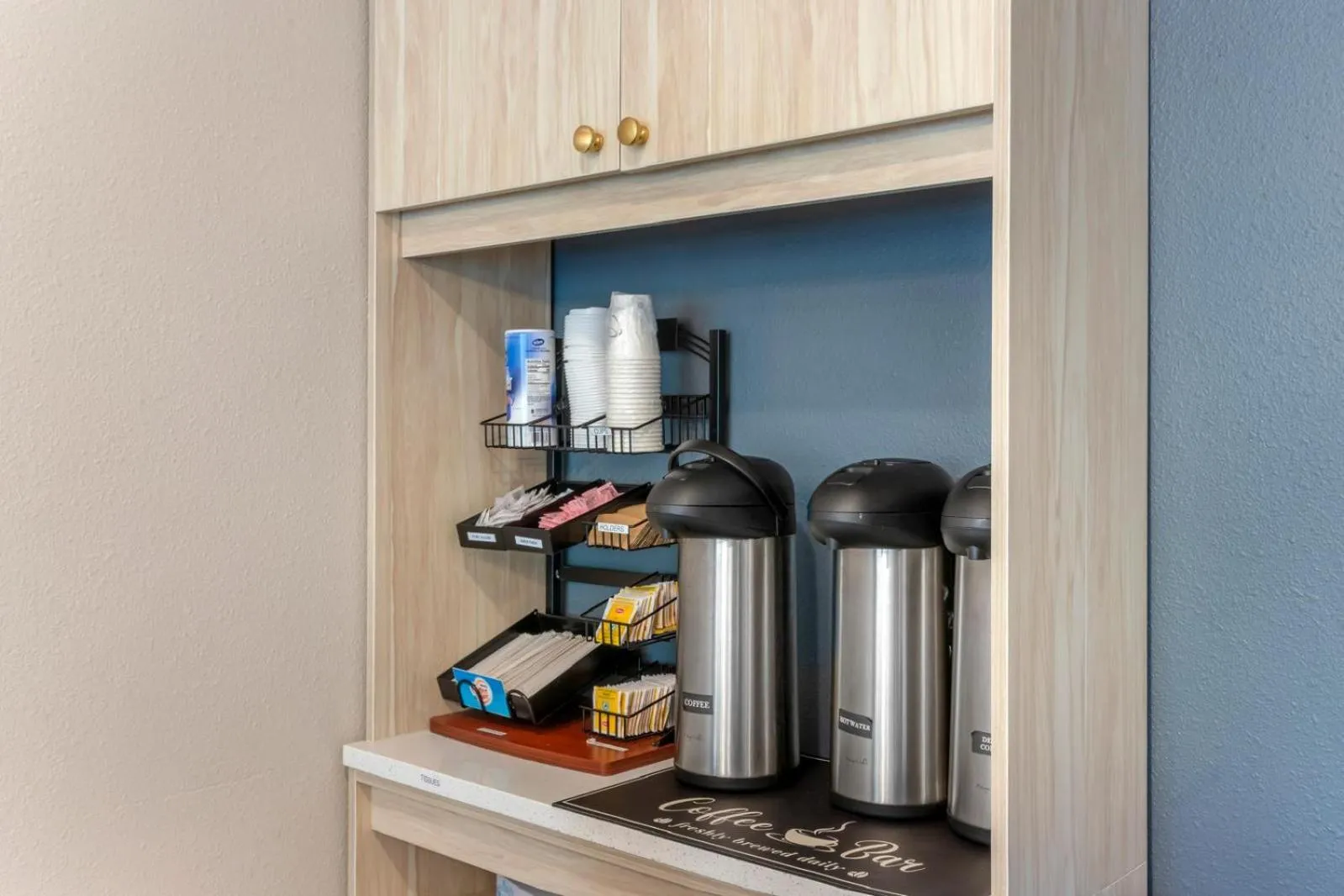Coffee/tea facilities in MainStay Suites Little Rock West Near Medical Centers