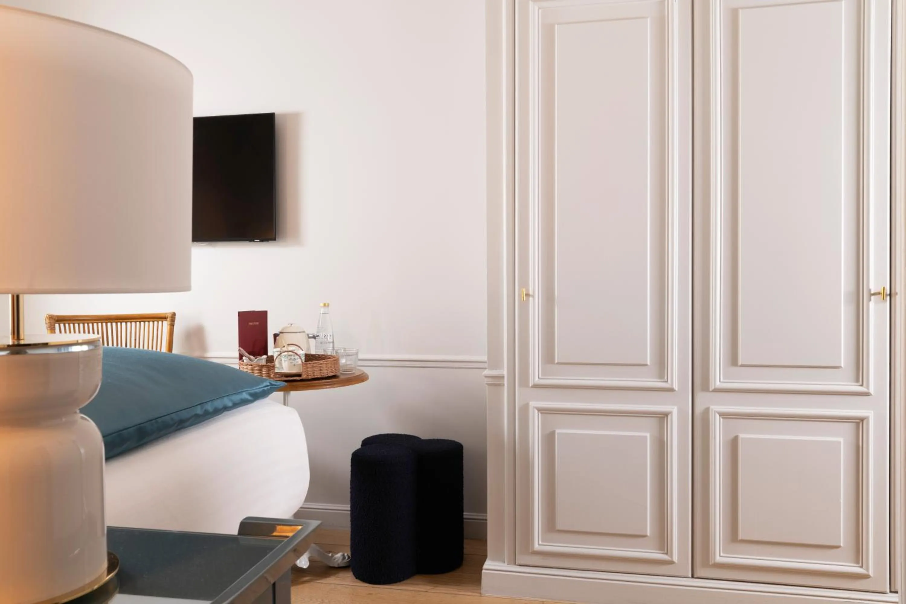 Bedroom, Bed in Hôtel Le Lavoisier & Spa