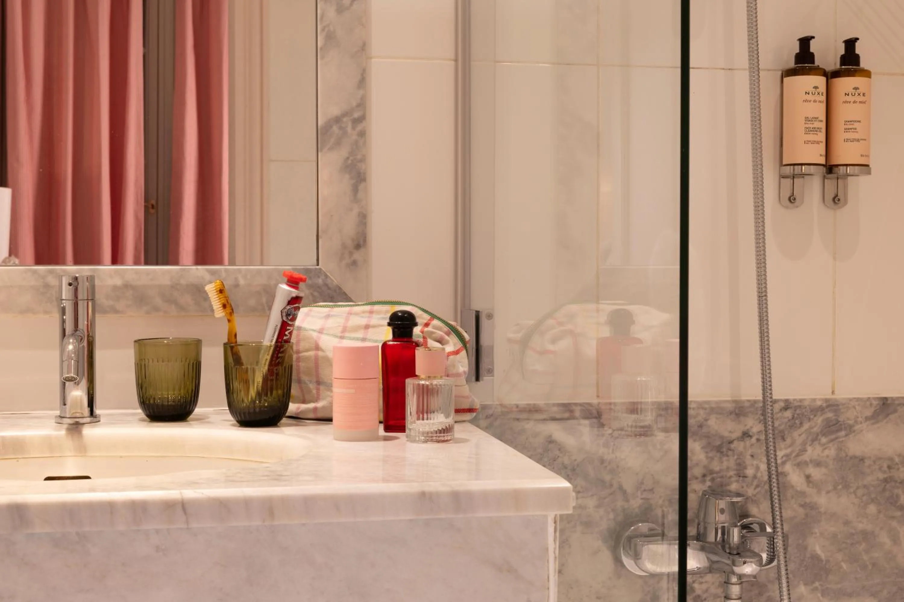 Bathroom in Hôtel Le Lavoisier & Spa