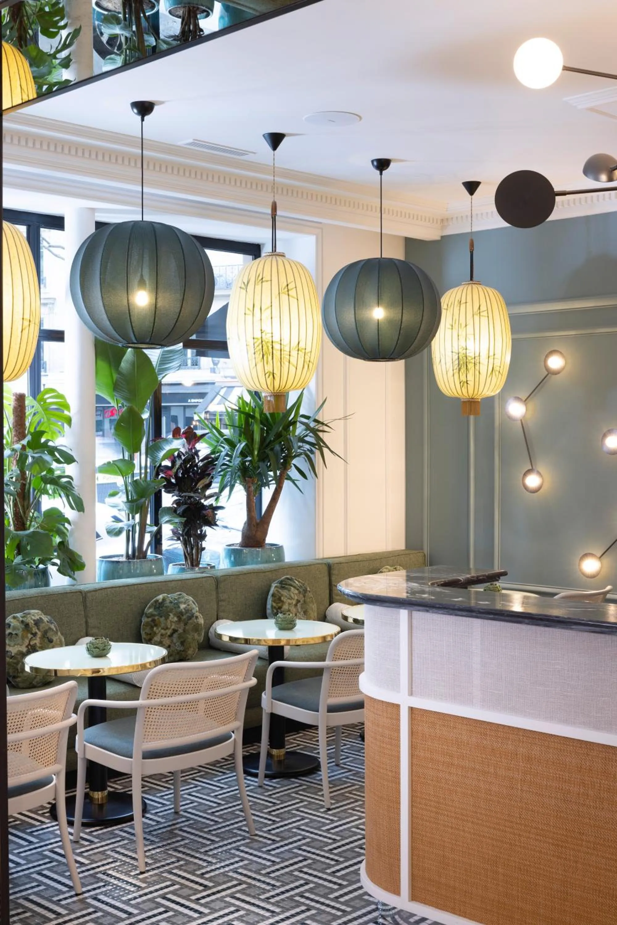 Lobby or reception in Hôtel Le Lavoisier & Spa