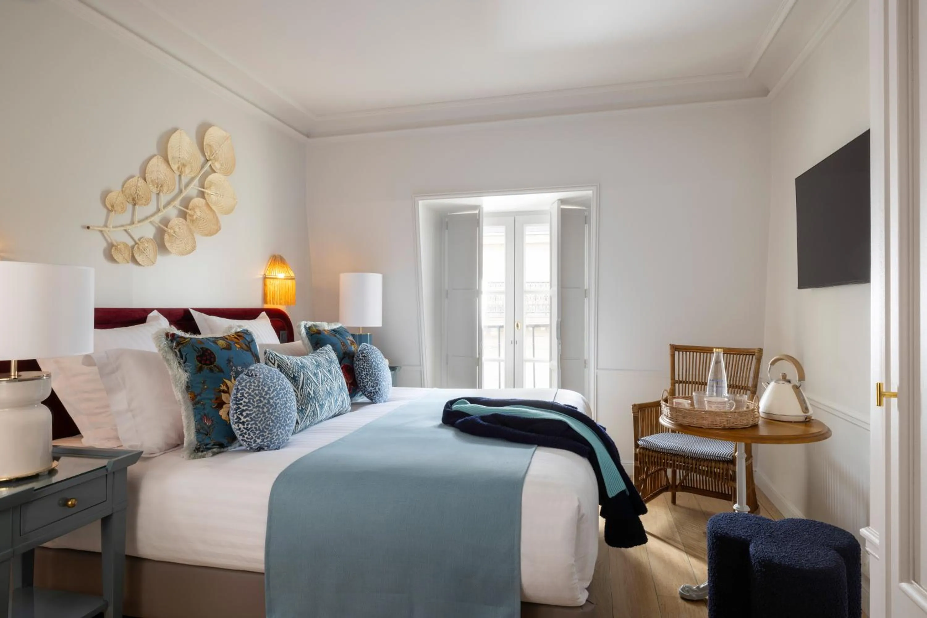 Bed in Hôtel Le Lavoisier & Spa