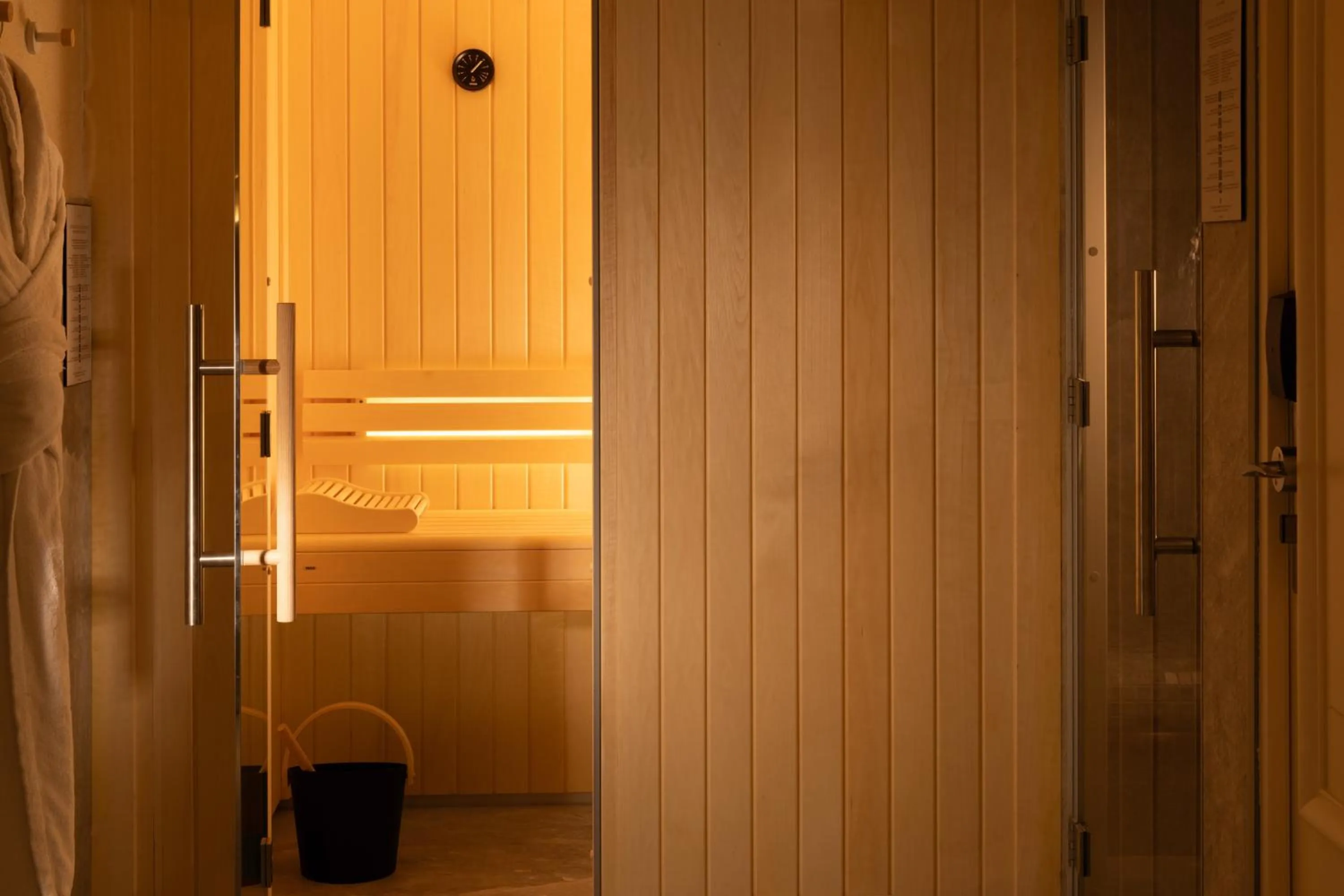 Sauna in Hôtel Le Lavoisier & Spa