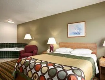 Photo of the whole room, Bed in Super 8 by Wyndham Houghton