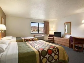 Photo of the whole room, Bed in Super 8 by Wyndham Houghton