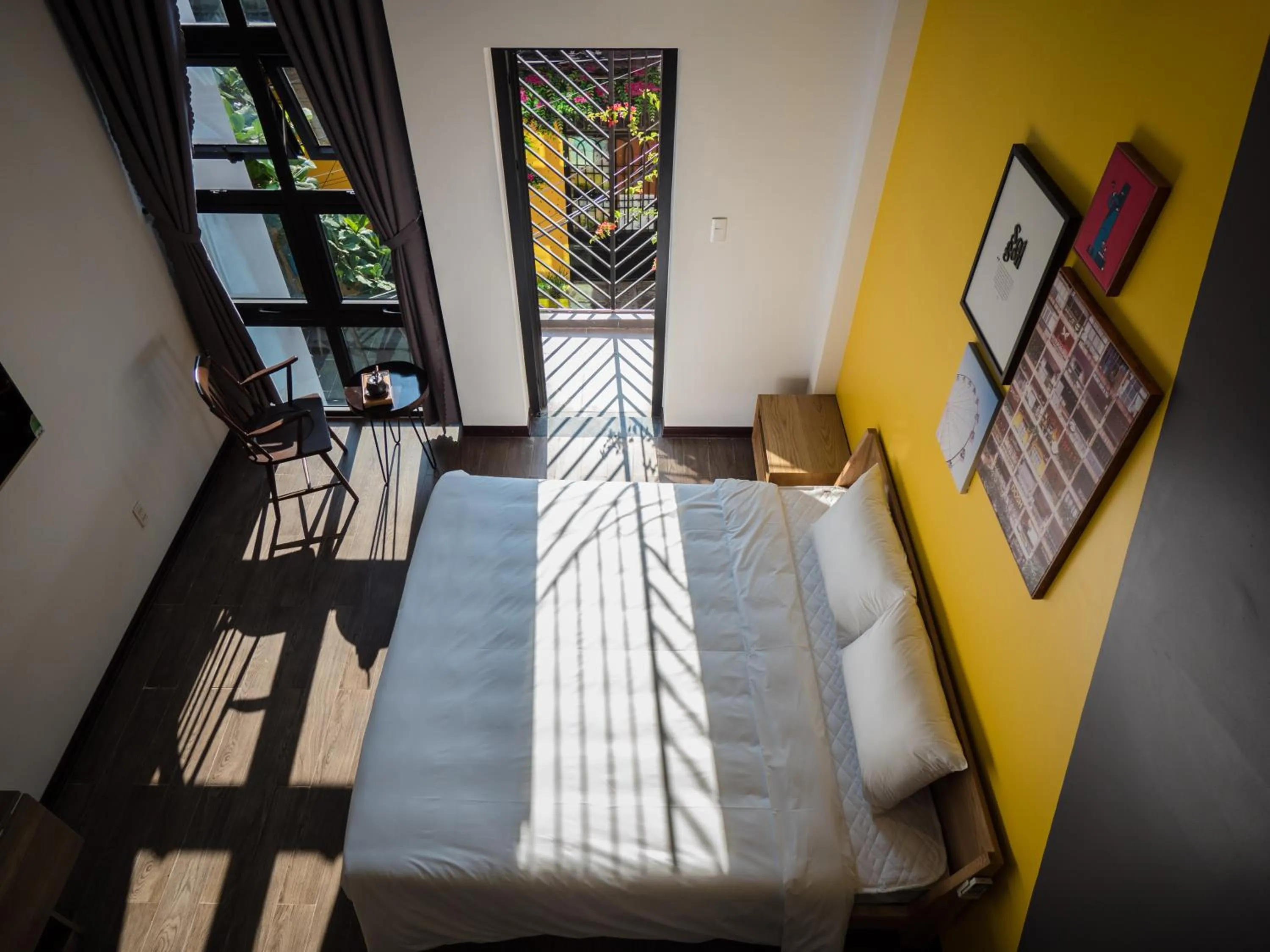 Photo of the whole room, Bed in Wings House