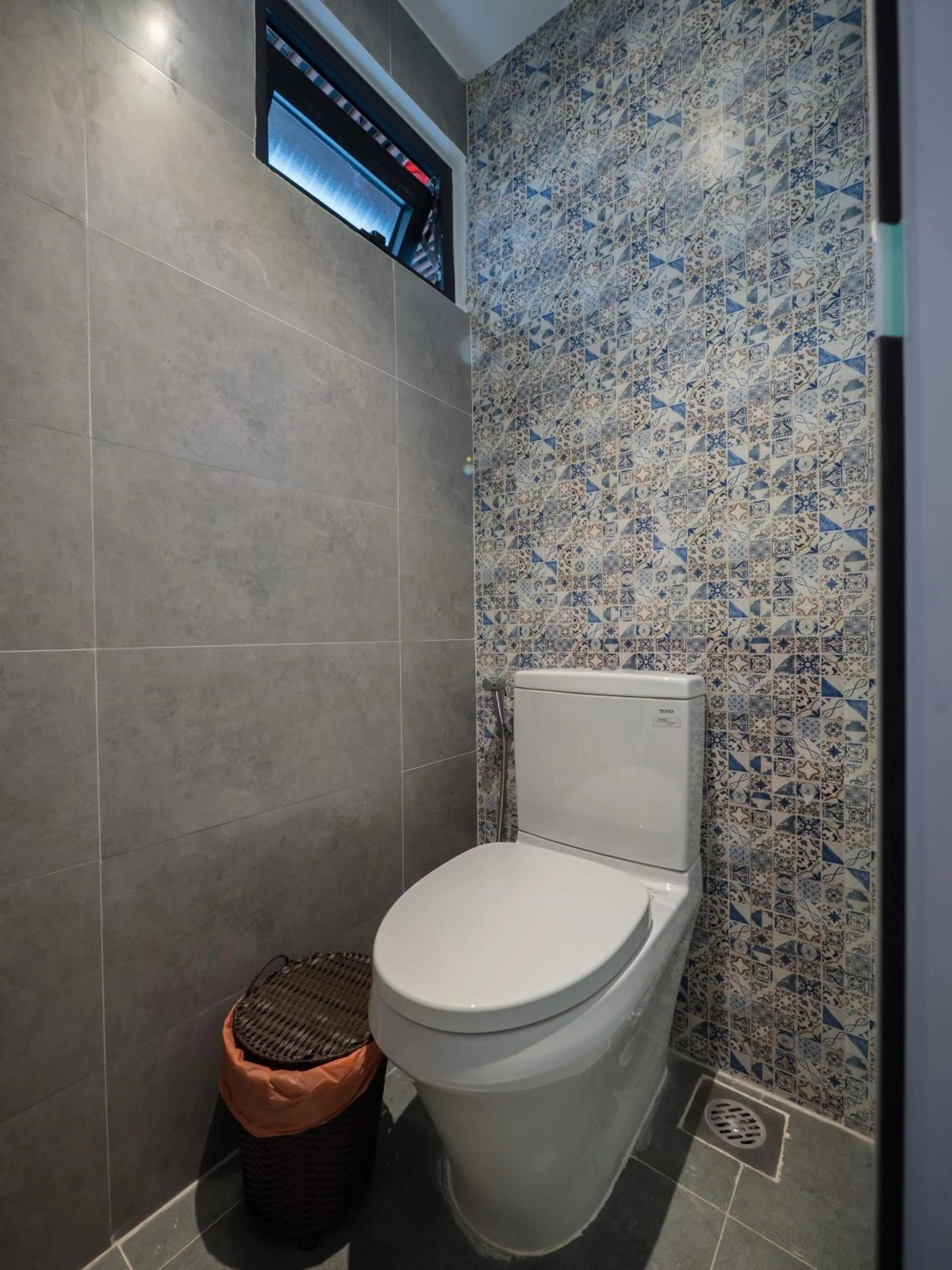 Toilet in Wings House