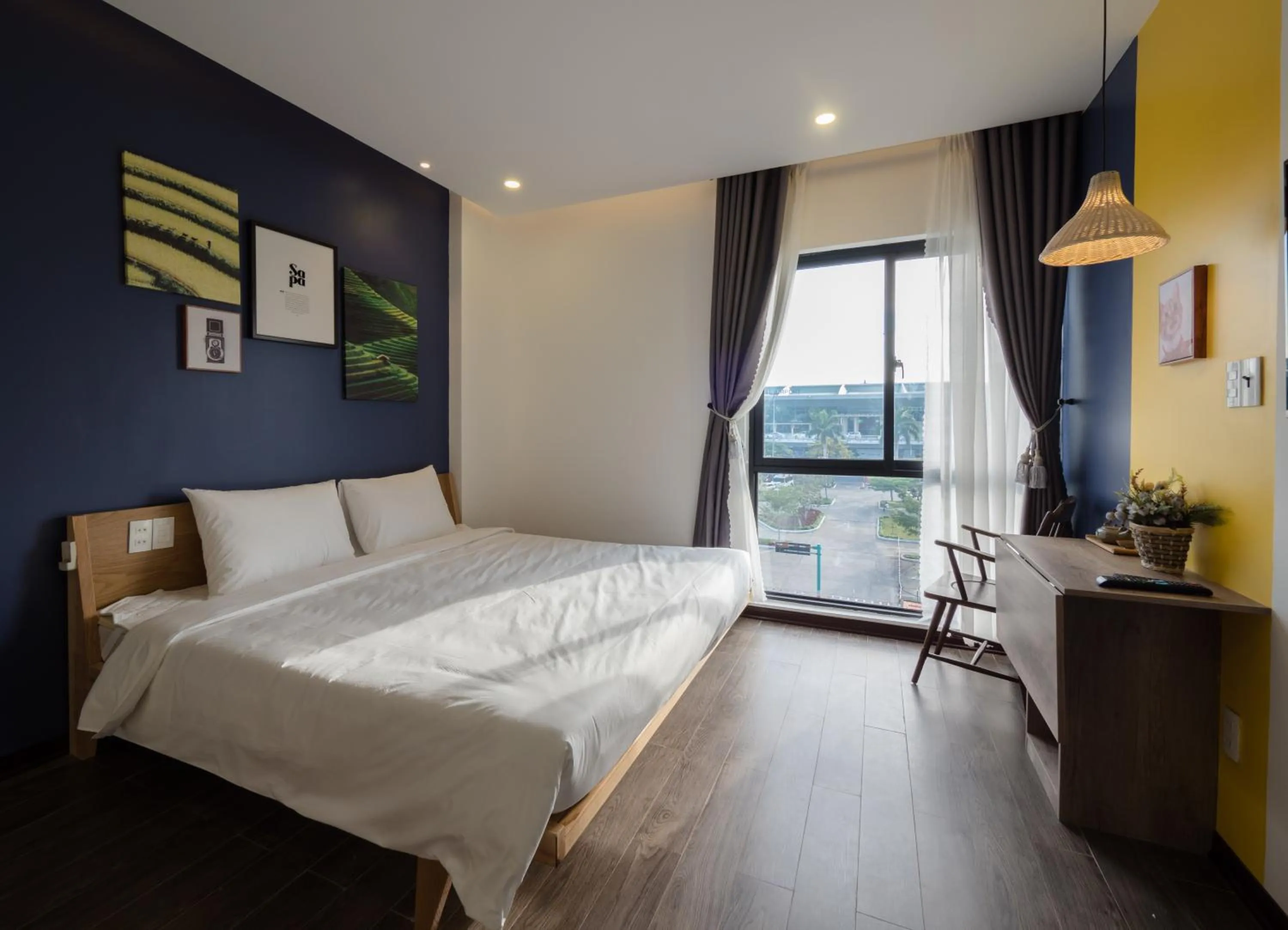 Photo of the whole room, Bed in Wings House