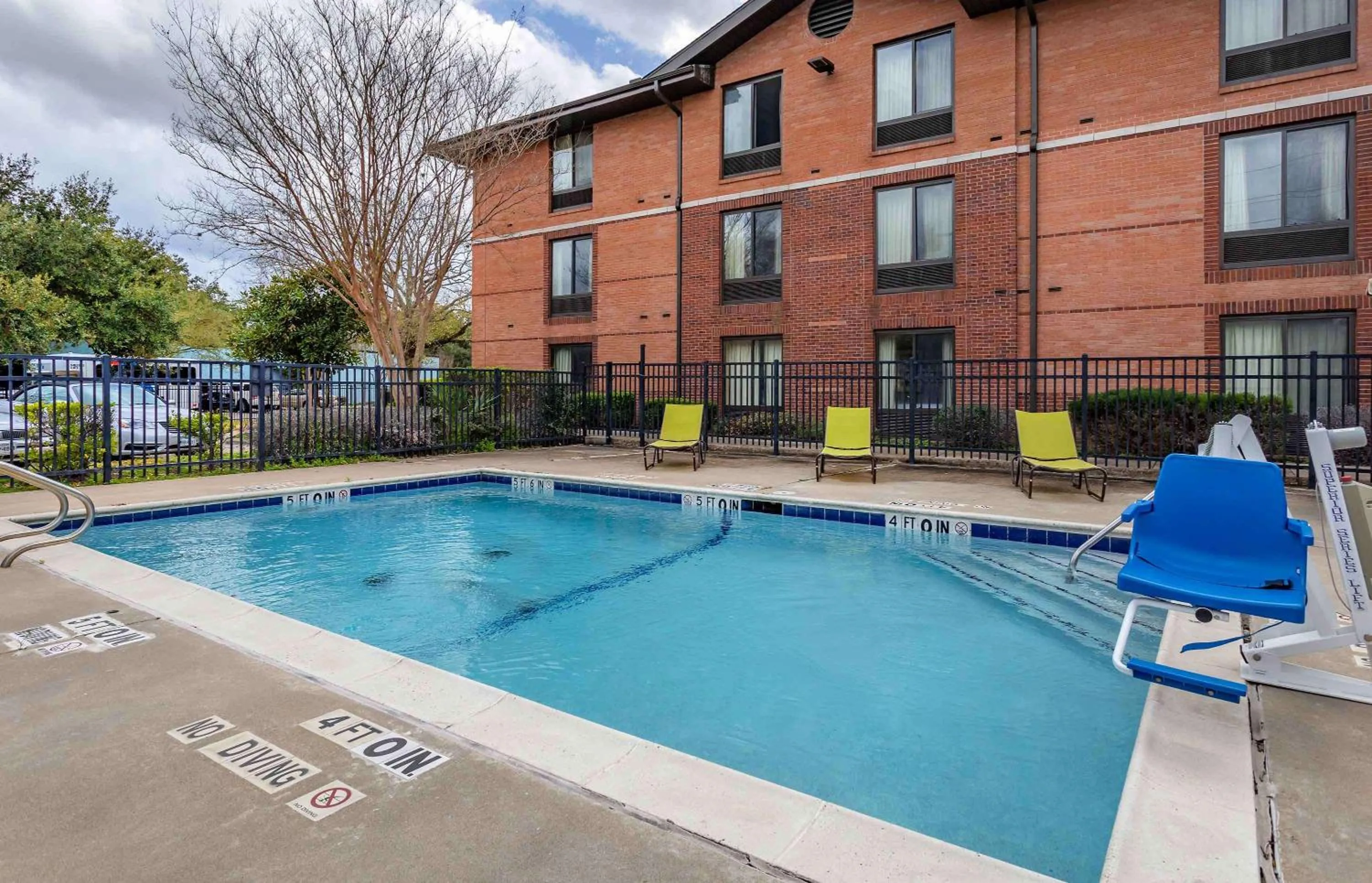 Pool view in Extended Stay America Suites - Houston - Med Ctr - NRG Park - Kirby
