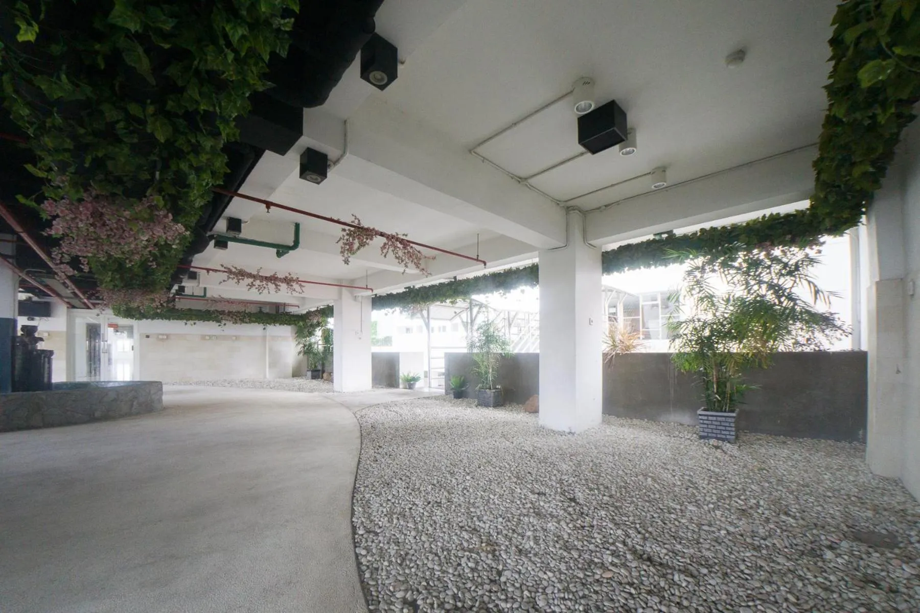 Property building in RedDoorz Apartment near Bundaran Satelit Surabaya