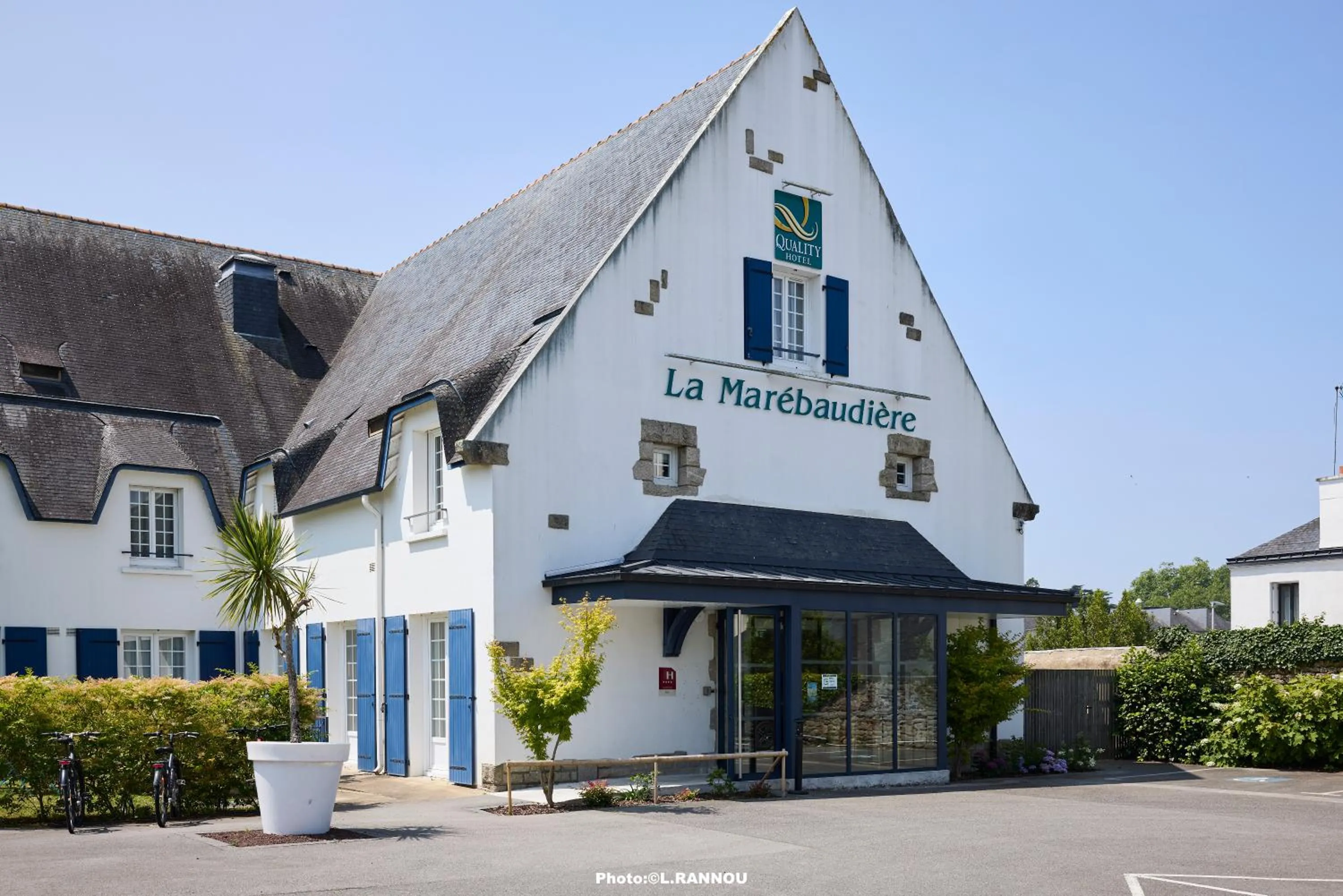 Property building in Quality Hotel La Marebaudière Vannes Centre