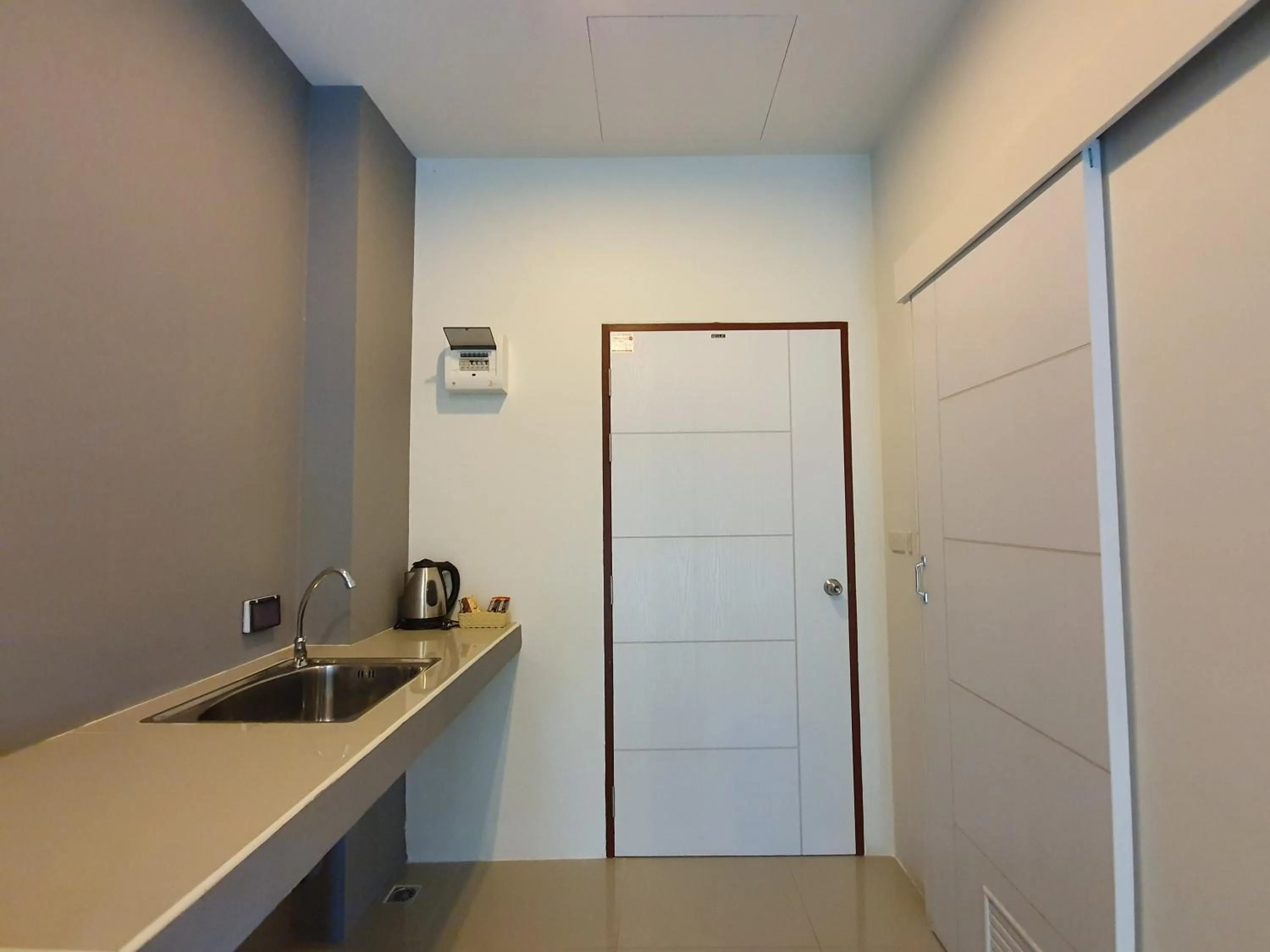 Coffee/tea facilities in Big Buddha Hillside Hotel