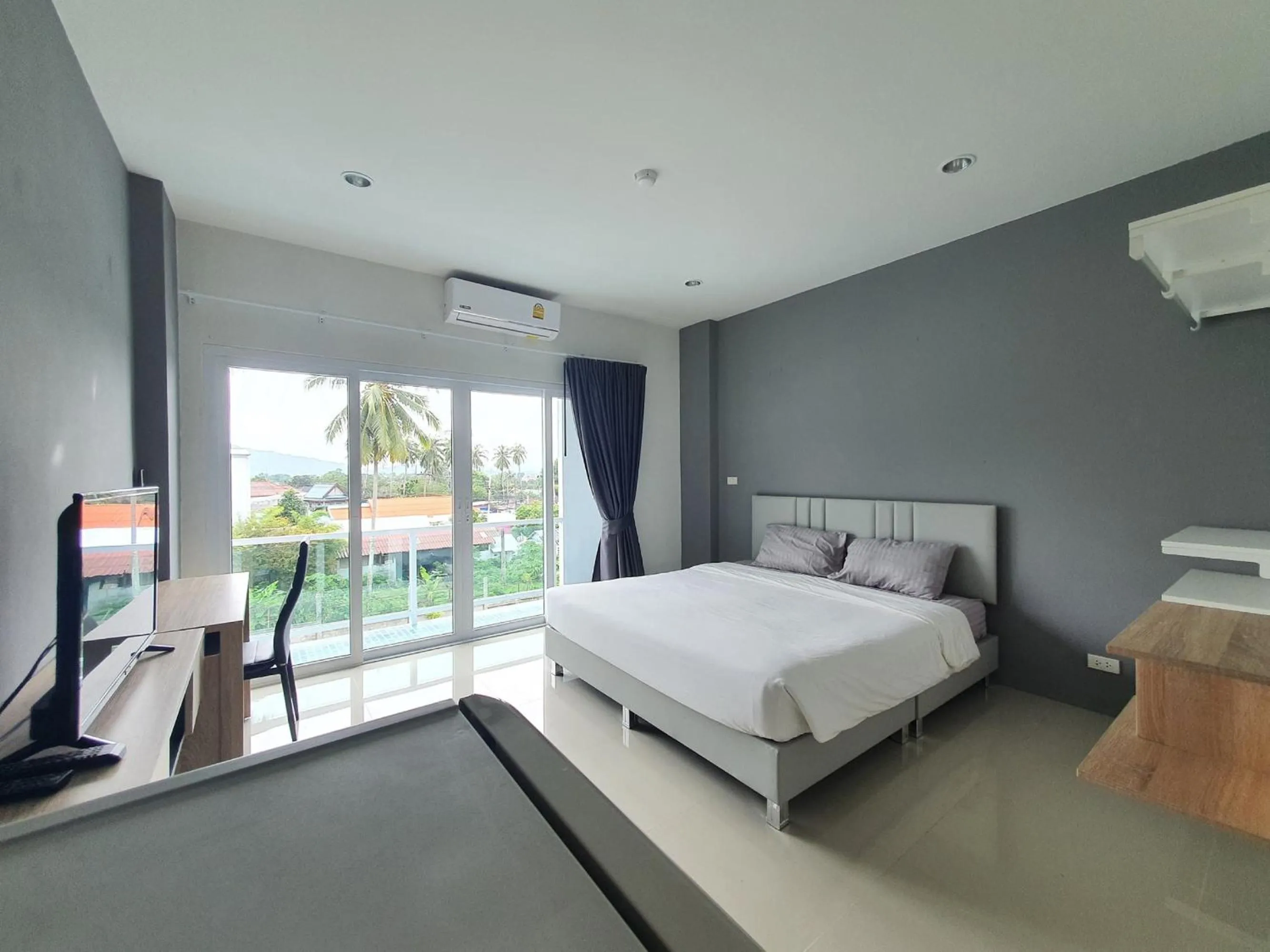 Bedroom, Bed in Big Buddha Hillside Hotel