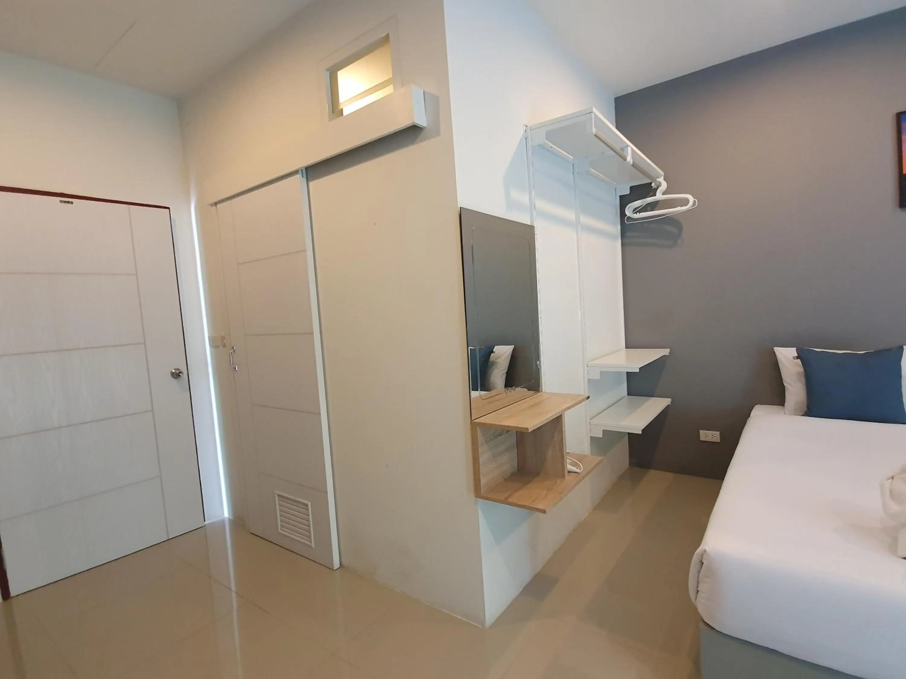 Photo of the whole room, Bed in Big Buddha Hillside Hotel