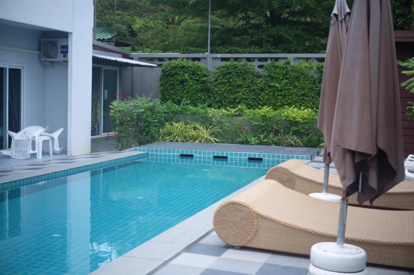 Swimming pool in Big Buddha Hillside Hotel