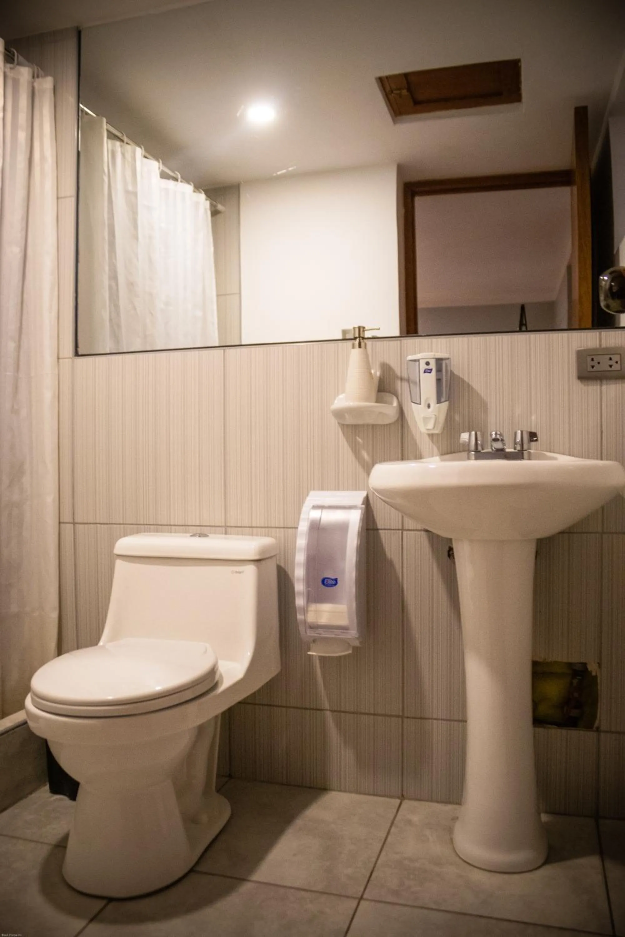 Toilet in Home Garden Hotel