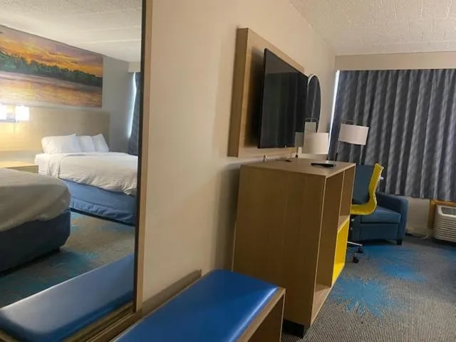 Bed in Days Inn by Wyndham Scranton PA