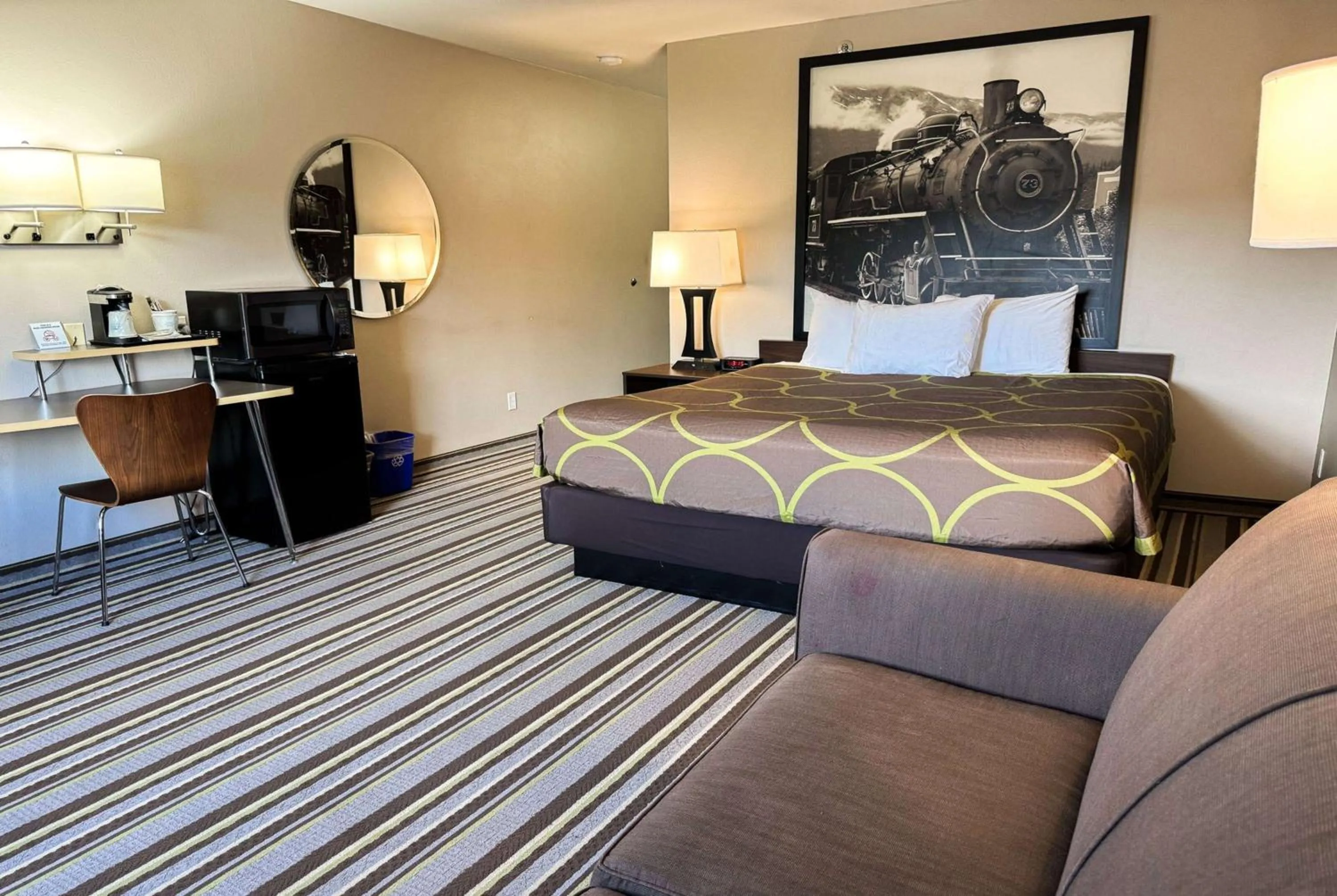 Photo of the whole room, Bed in Super 8 by Wyndham Durango