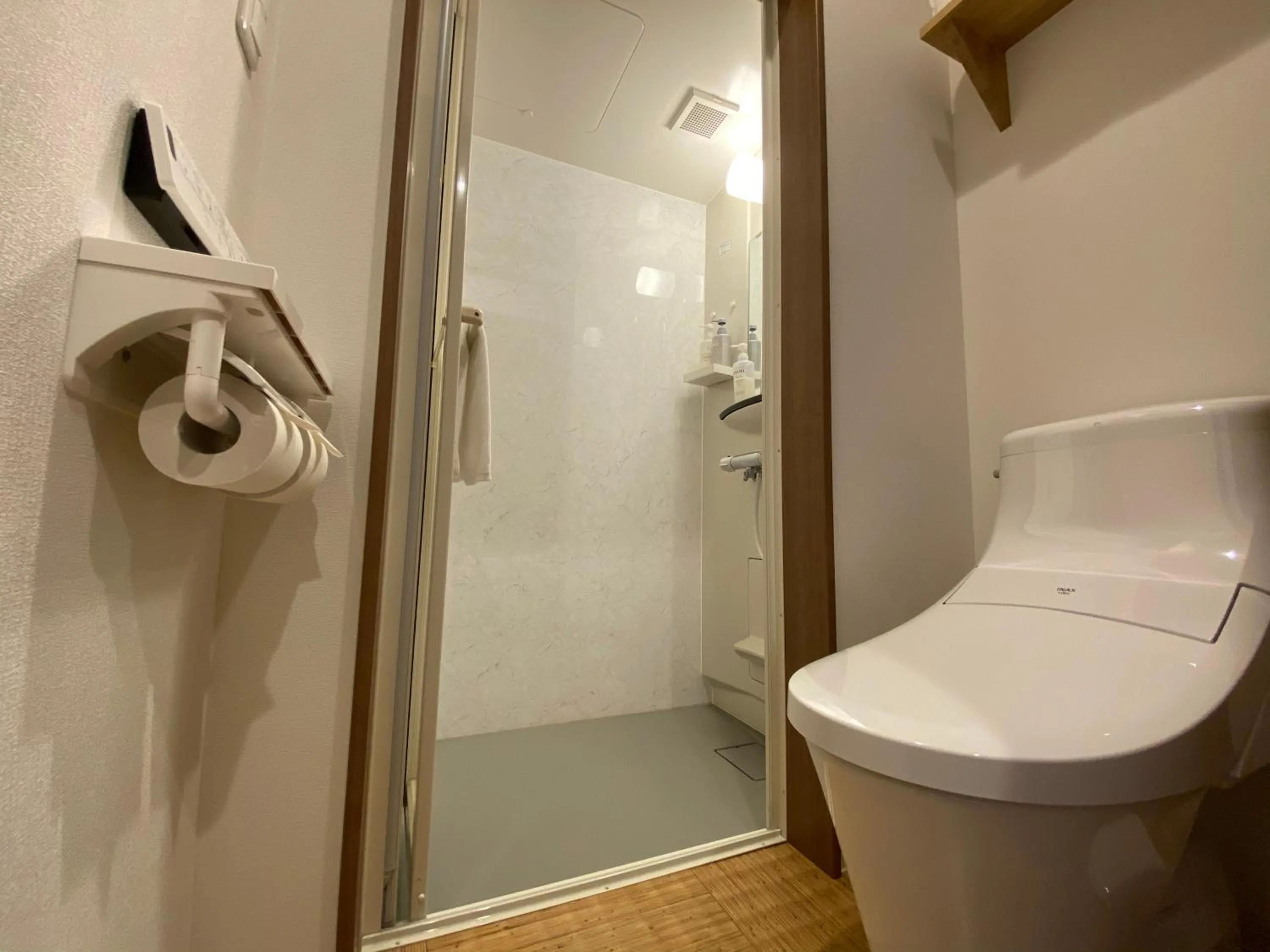 Shower in Hotel Hanafuji Inn