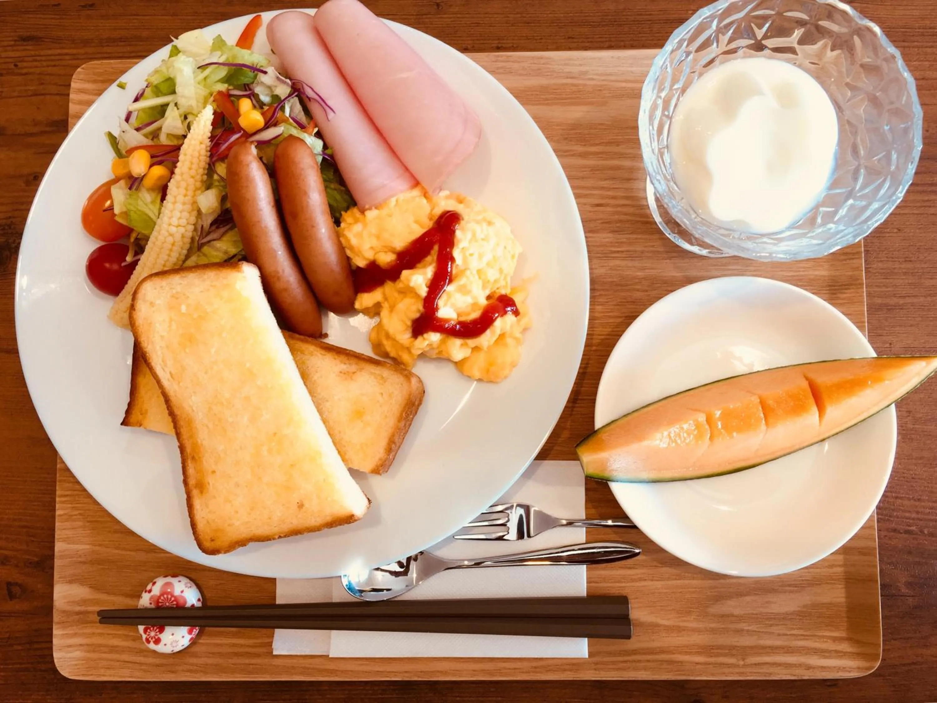 American breakfast in Hotel Hanafuji Inn