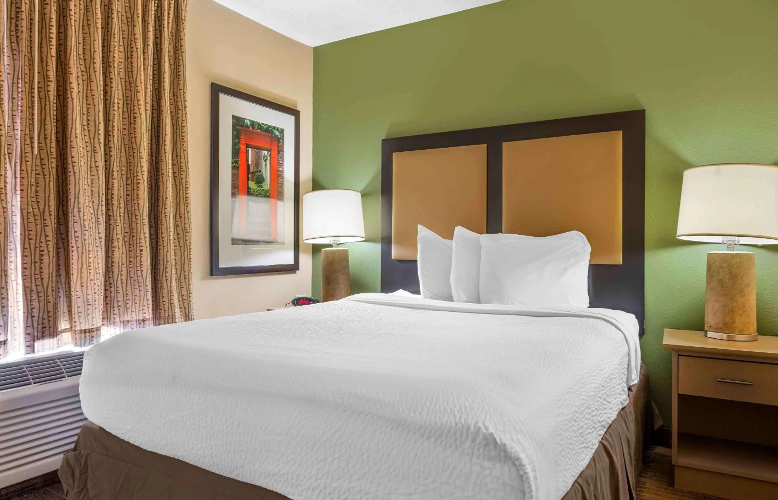 Bedroom, Bed in Extended Stay America Suites - Pittsburgh - Airport