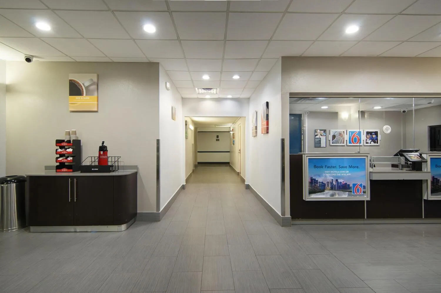 Lobby or reception in Motel 6-Fort Worth, TX - Downtown East