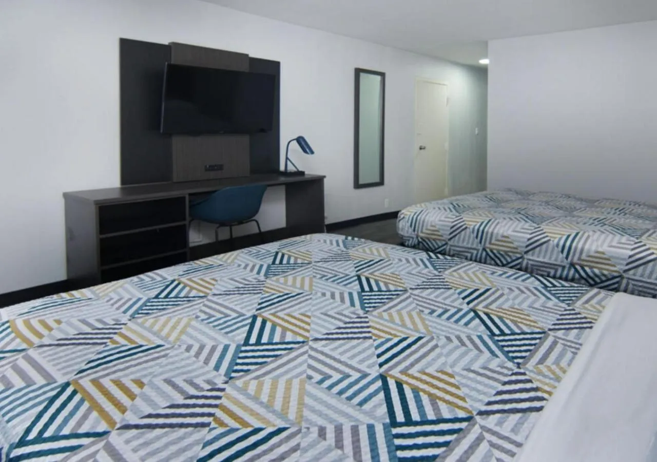 Bedroom, Bed in Motel 6-Fort Worth, TX - Downtown East