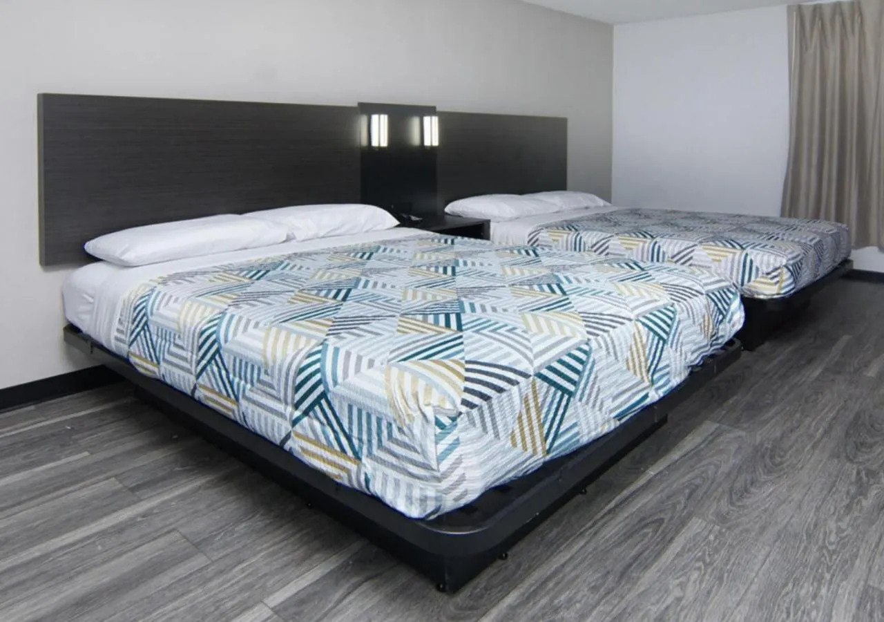 Bedroom, Bed in Motel 6-Fort Worth, TX - Downtown East