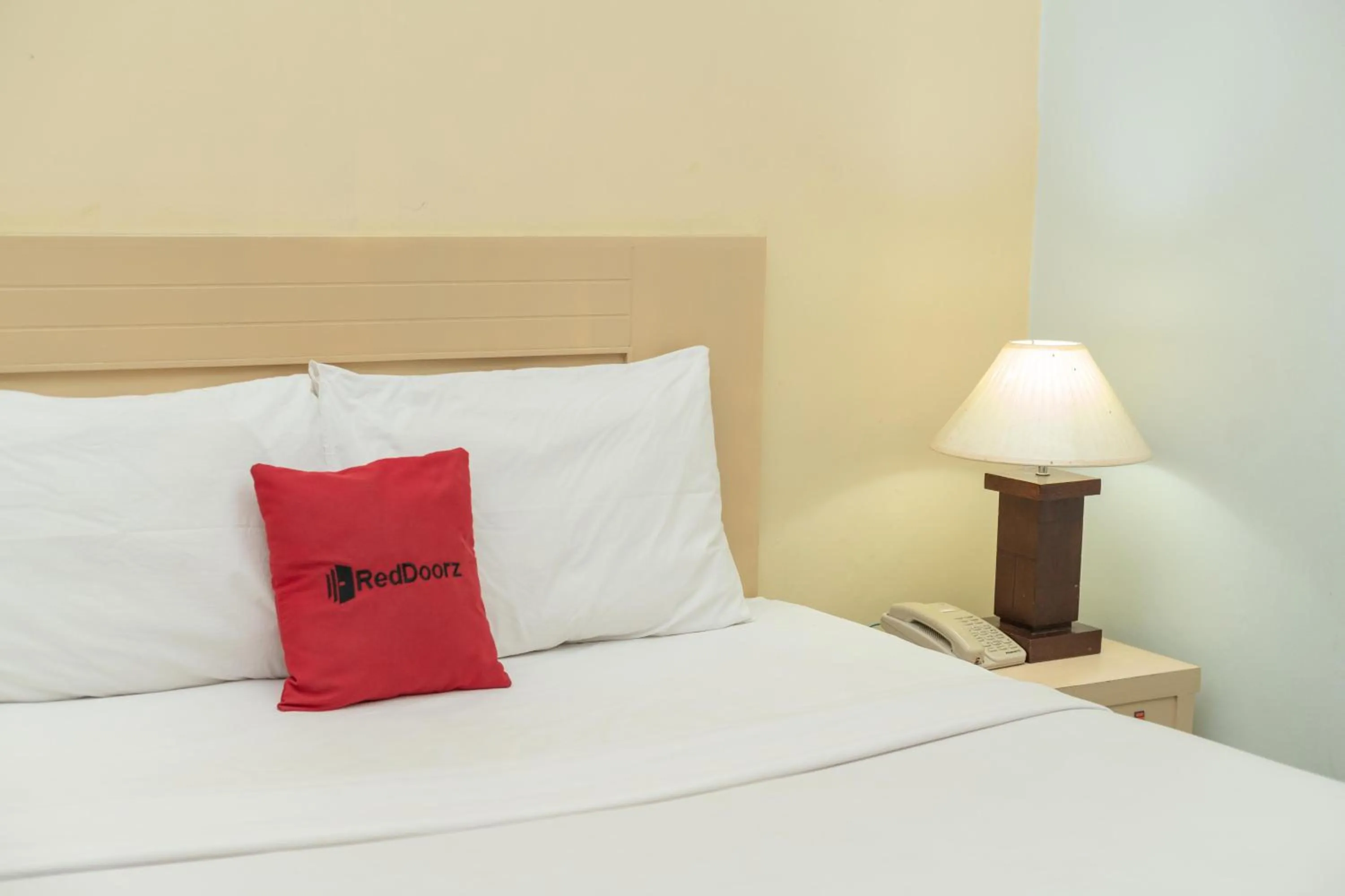 Bed in RedDoorz Plus near UIN Banjarmasin