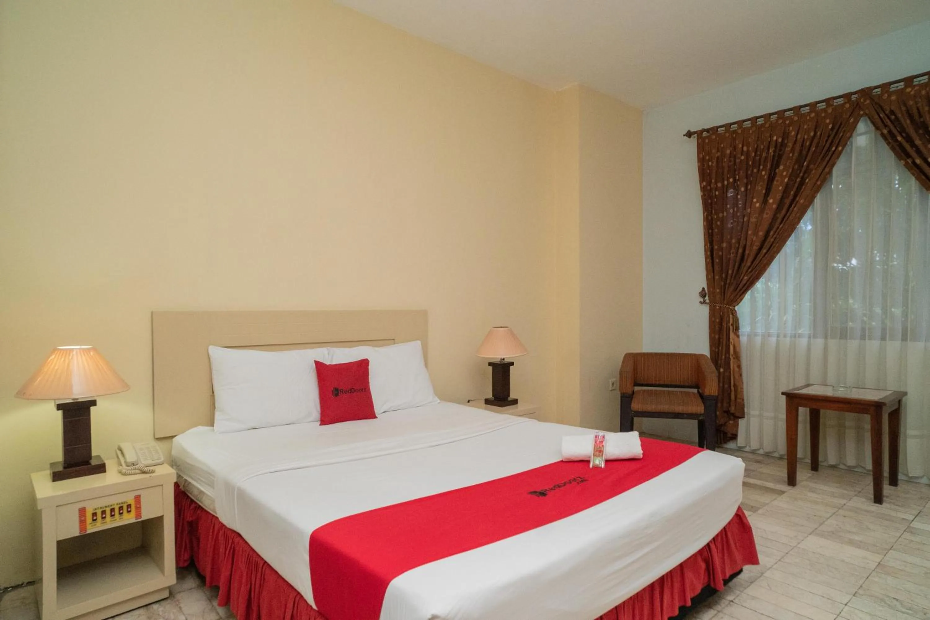 Bed in RedDoorz Plus near UIN Banjarmasin
