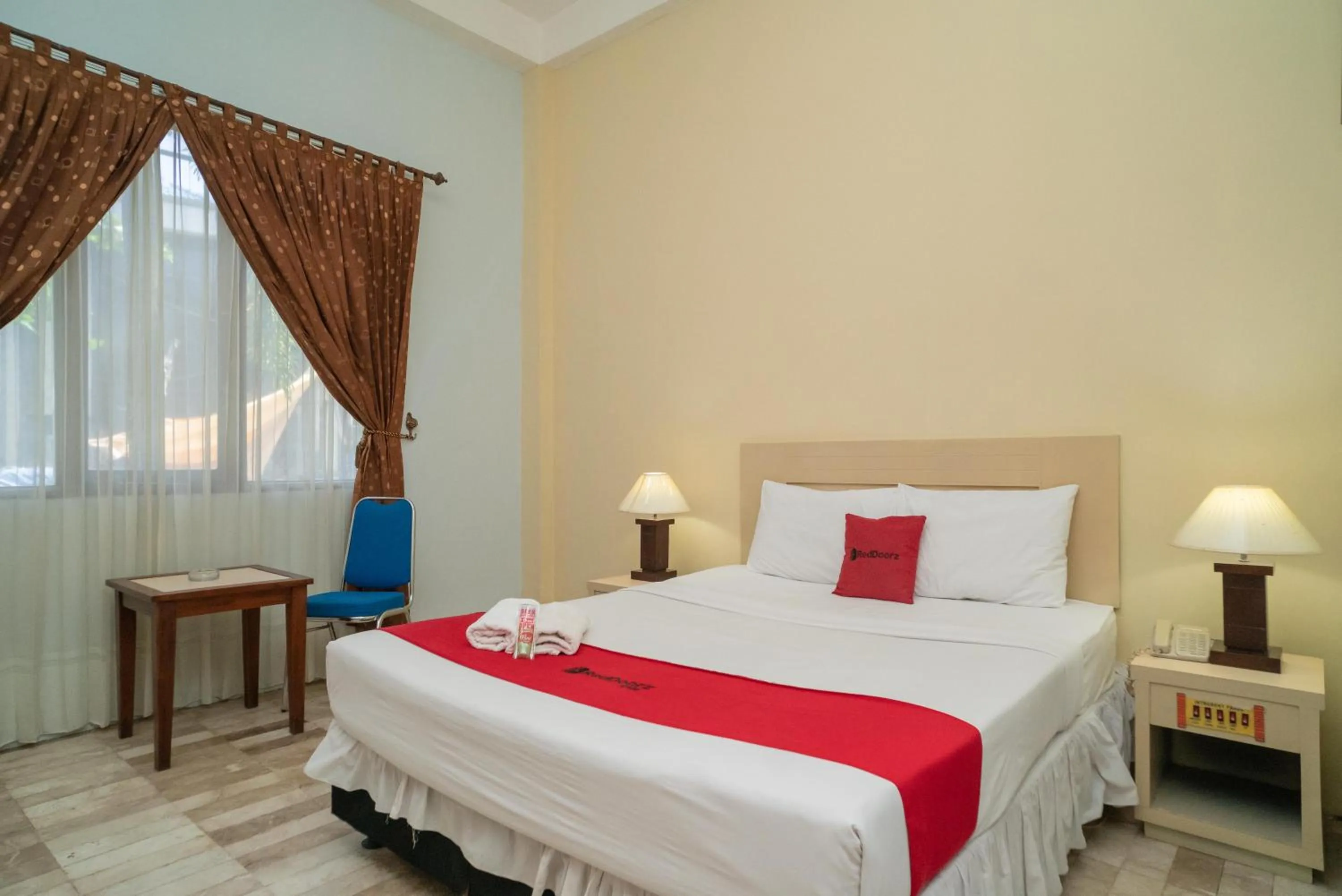 Bed in RedDoorz Plus near UIN Banjarmasin