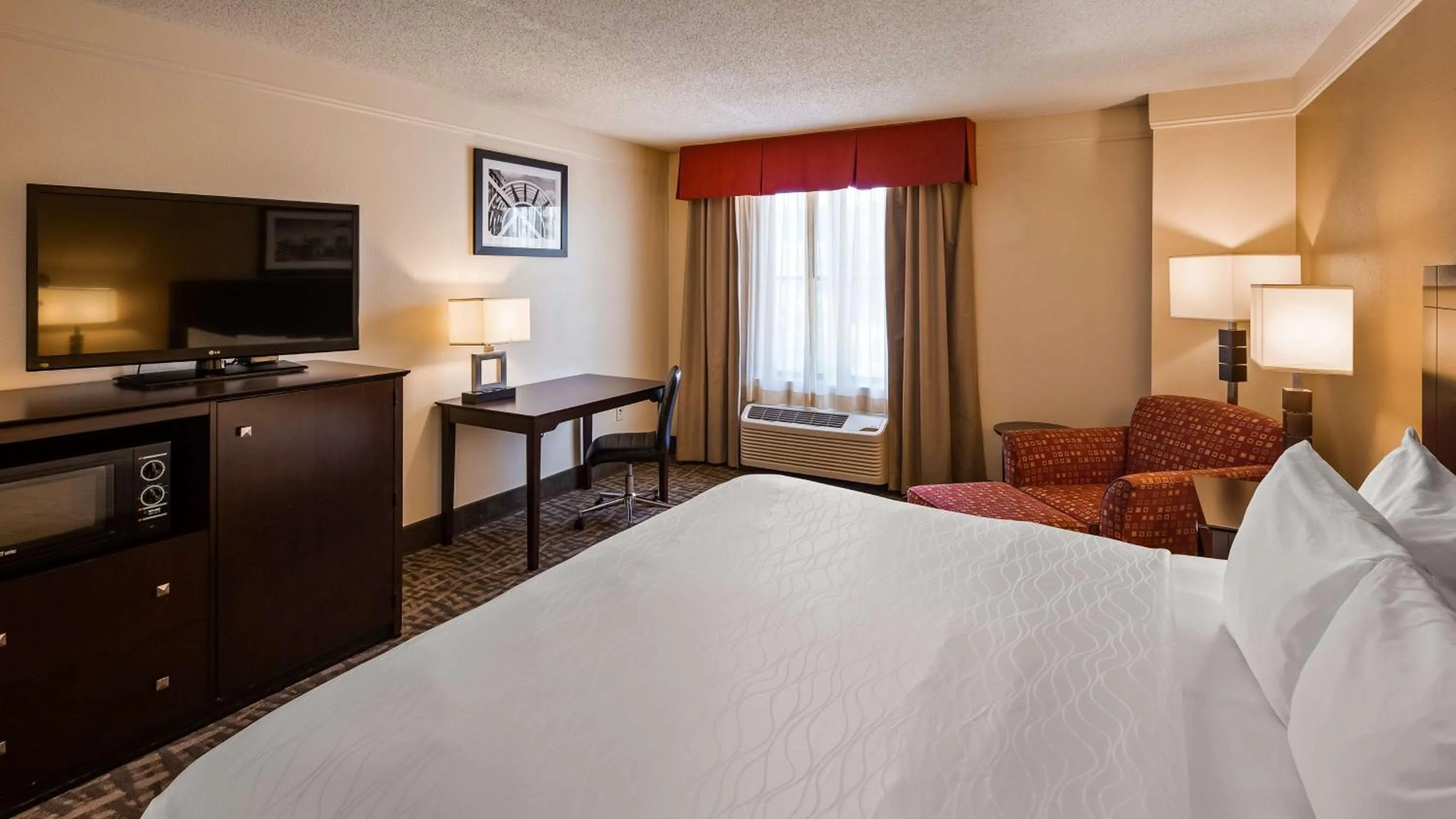 Bedroom, Bed in Best Western Plus Peoria
