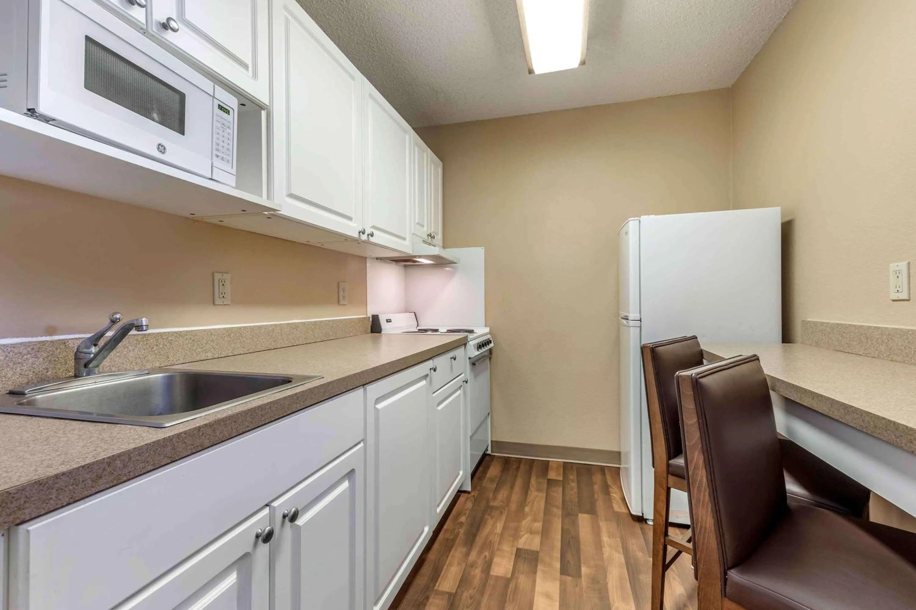 Kitchen or kitchenette in Extended Stay America Suites - Fort Worth - Fossil Creek