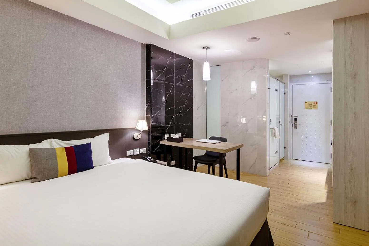 Bed in CHECK inn New Taipei LuZhou