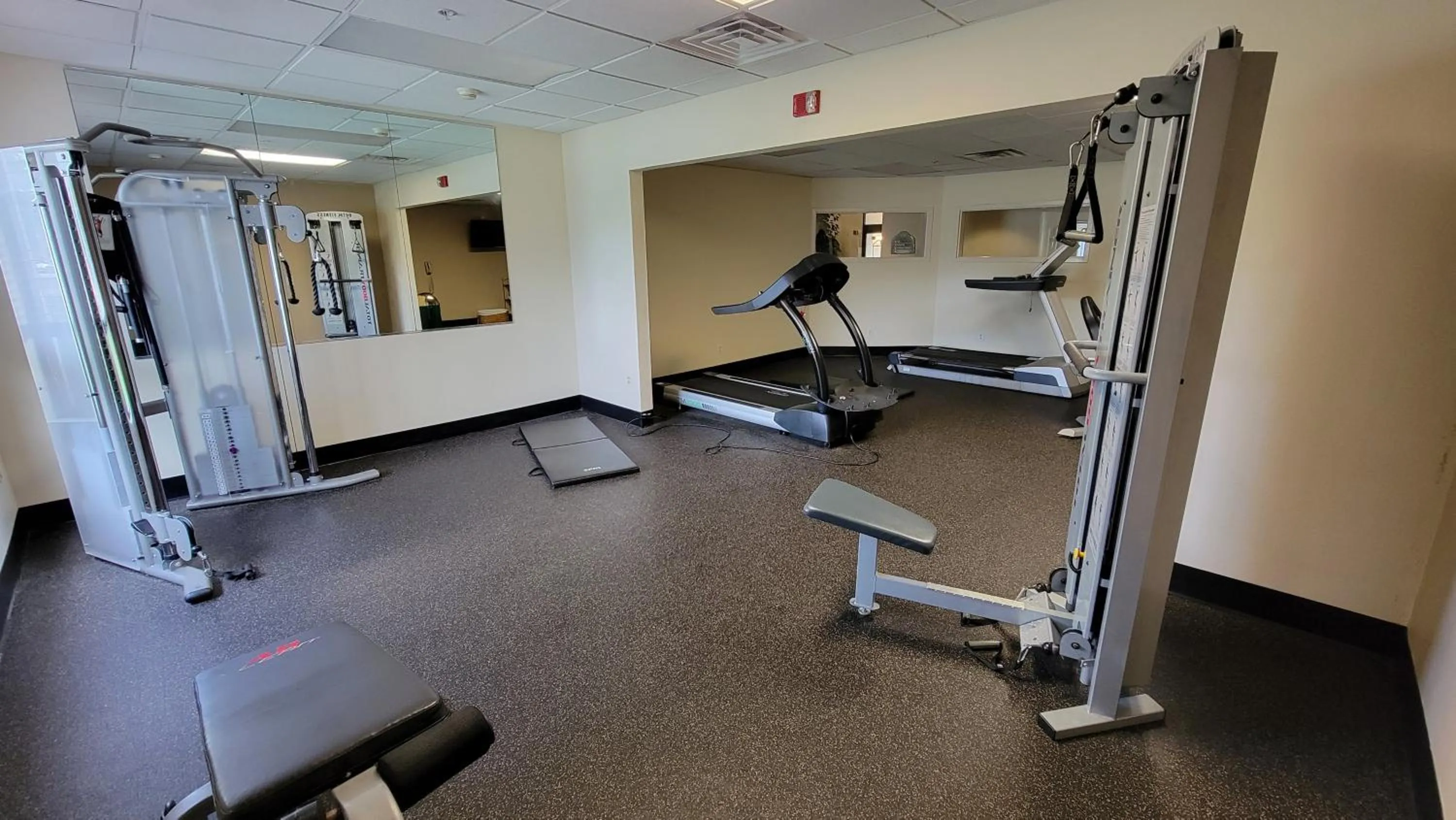 Fitness centre/facilities in Independent SPHC Cross Creek Inn & Suites