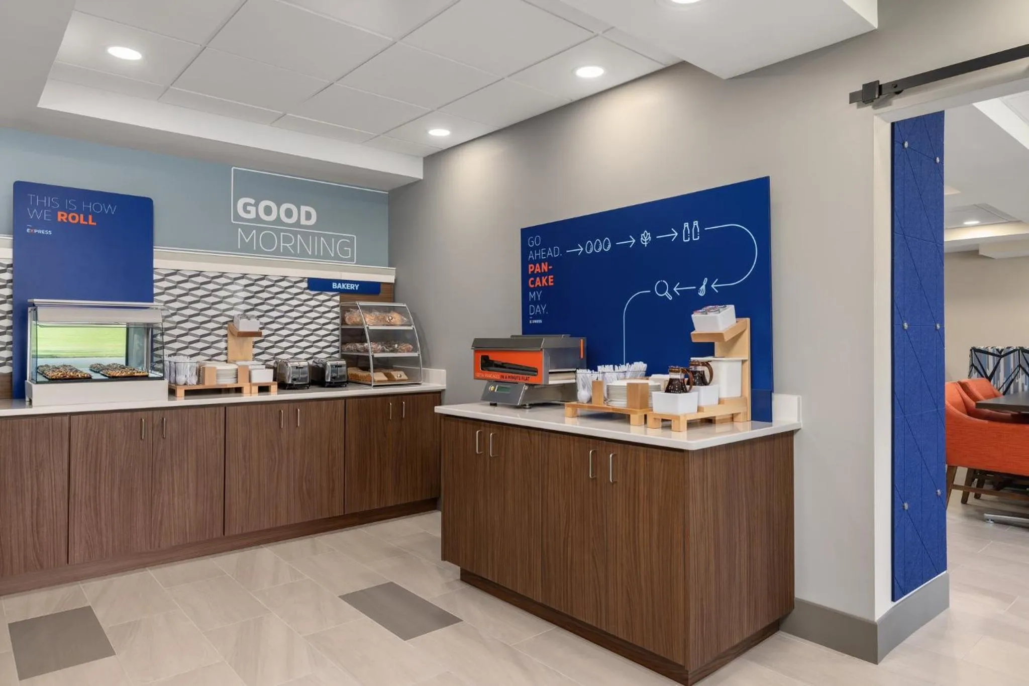 Breakfast in Holiday Inn Express Fayetteville Fort Bragg by IHG