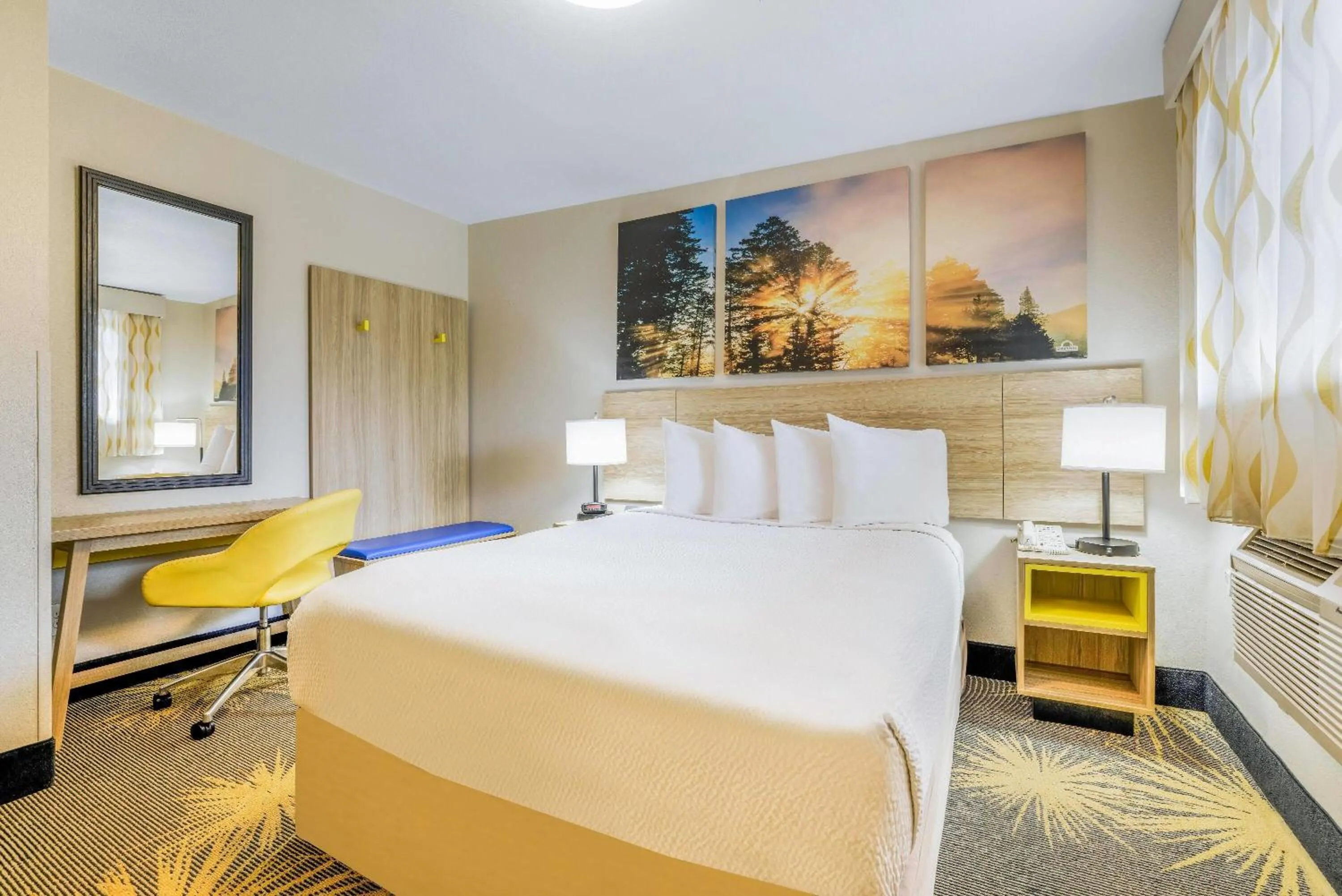 Bed in Days Inn by Wyndham Cortez