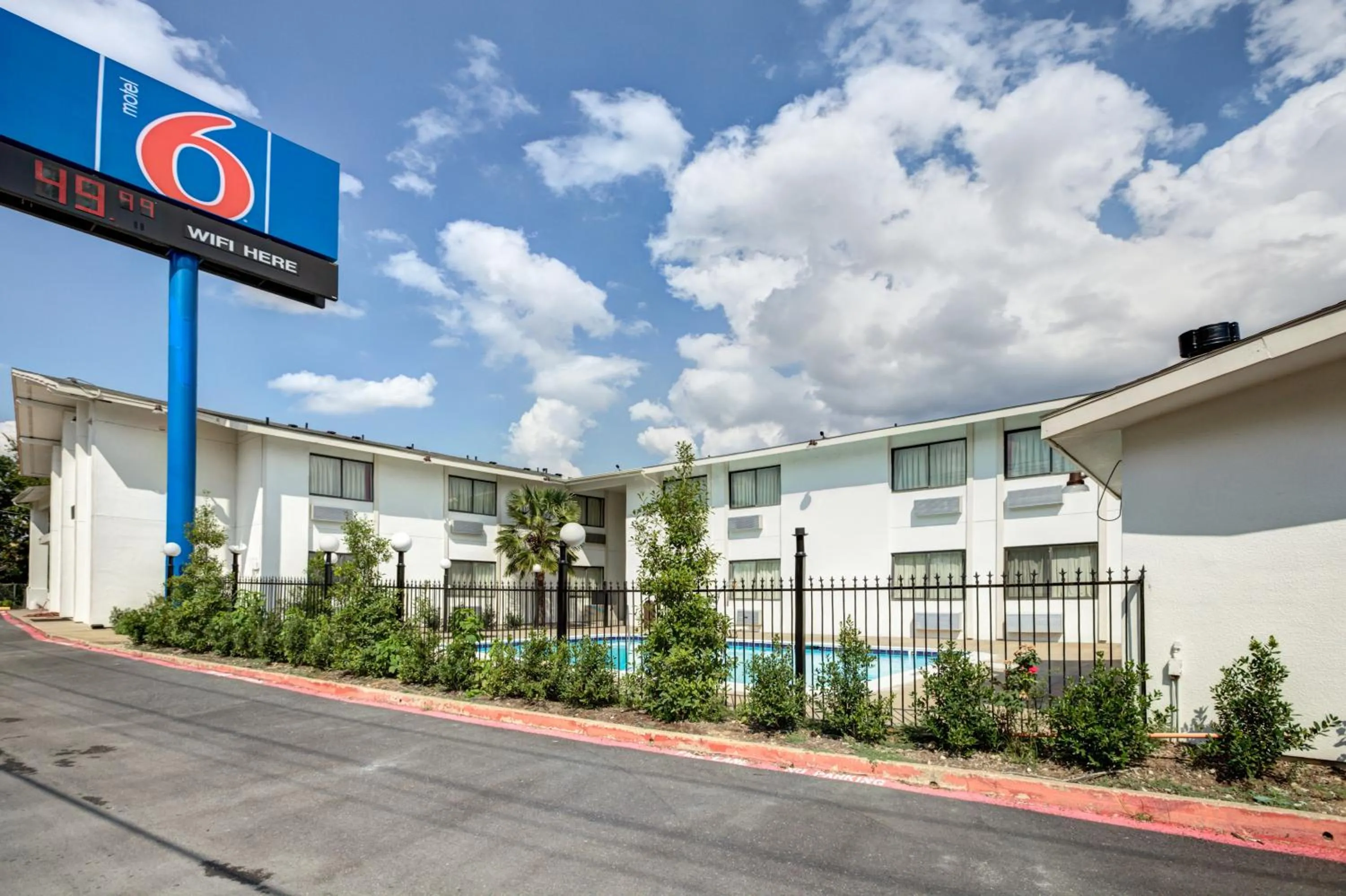 Facade/entrance in Motel 6-Dallas, TX - South