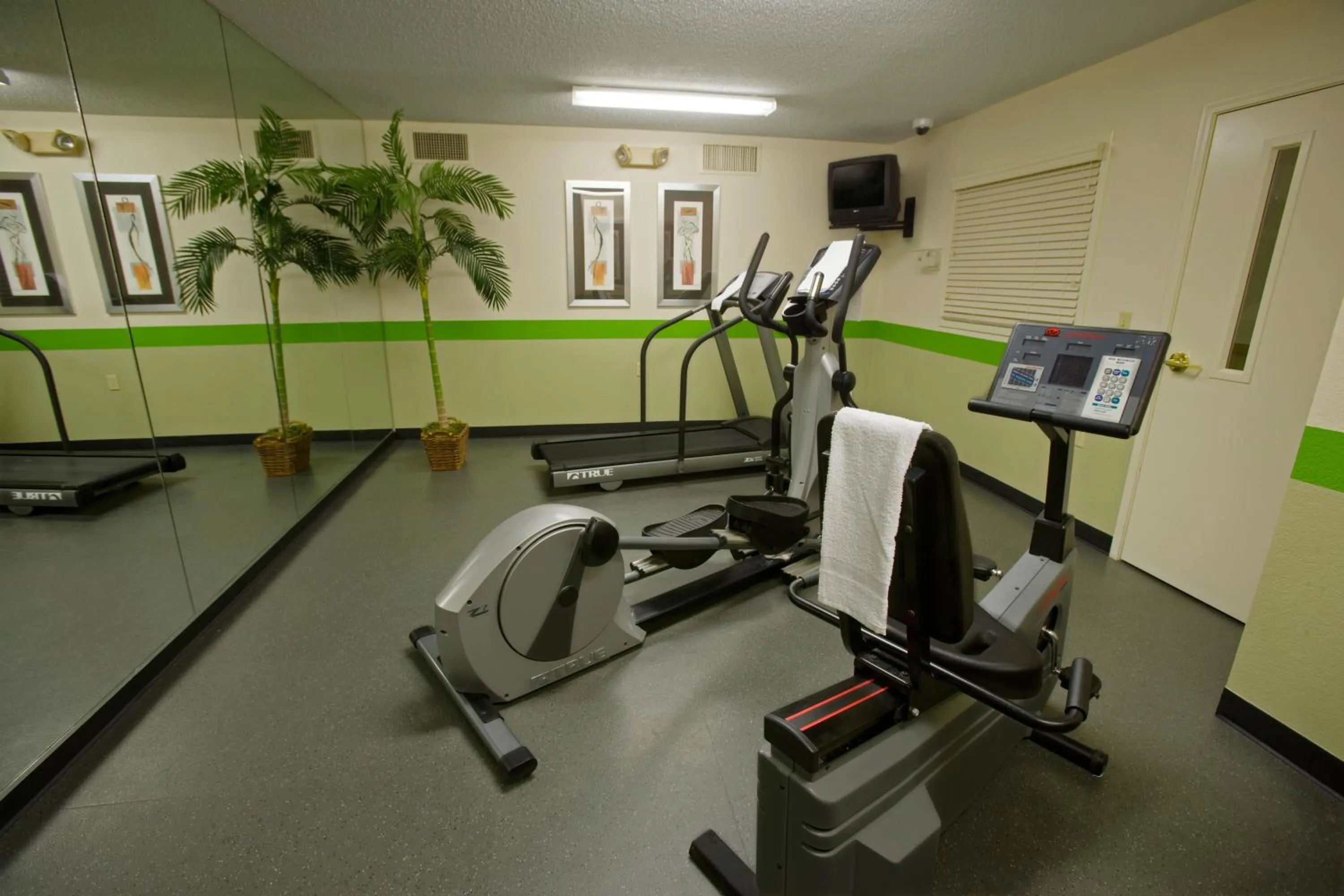 Fitness centre/facilities in Extended Stay America Suites - Philadelphia - Mt Laurel - Pacilli Place